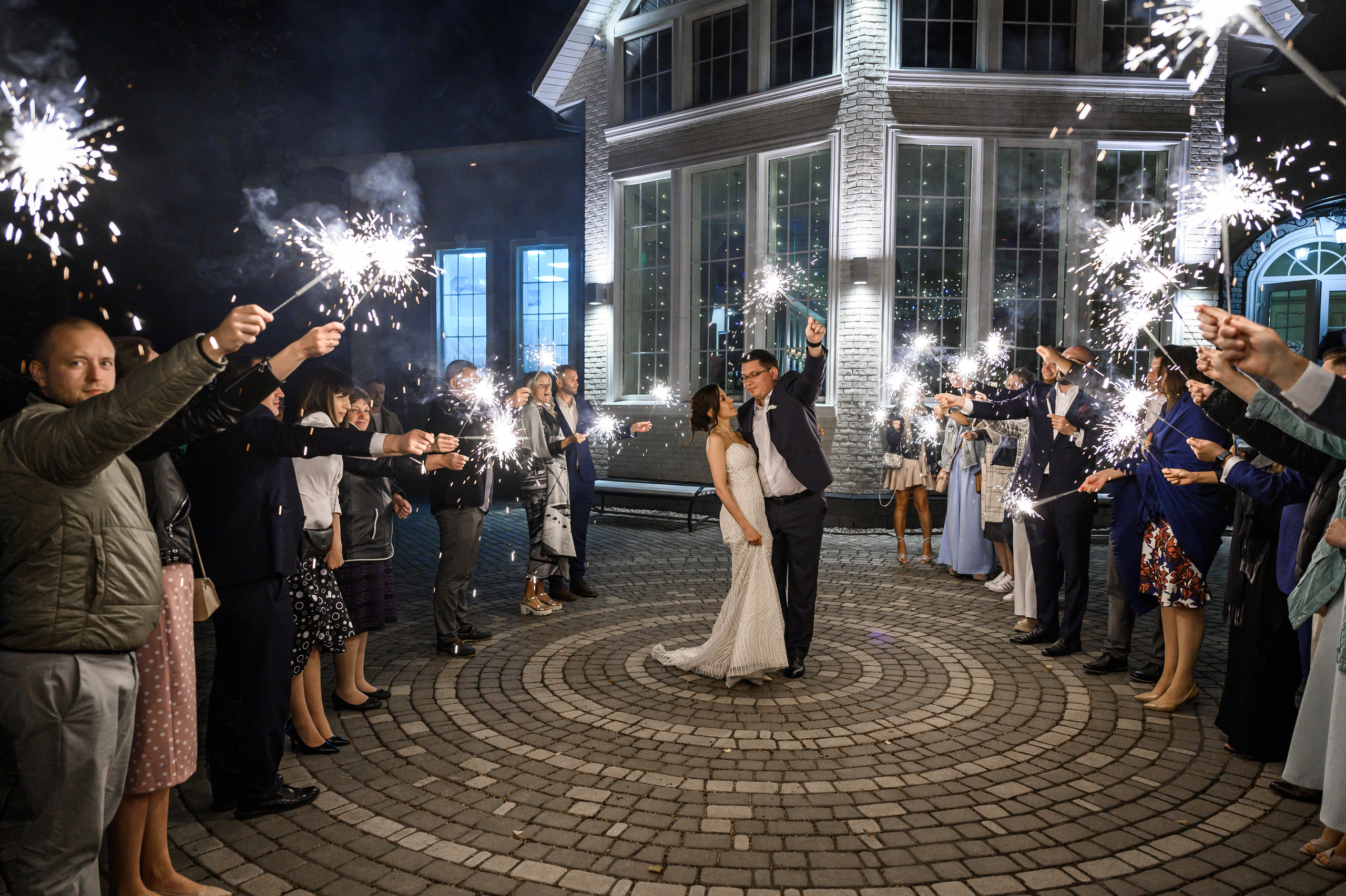 Свадебная фотосессия Барвиха luxury village. Свадебный фотограф Москва Юрий Кульман