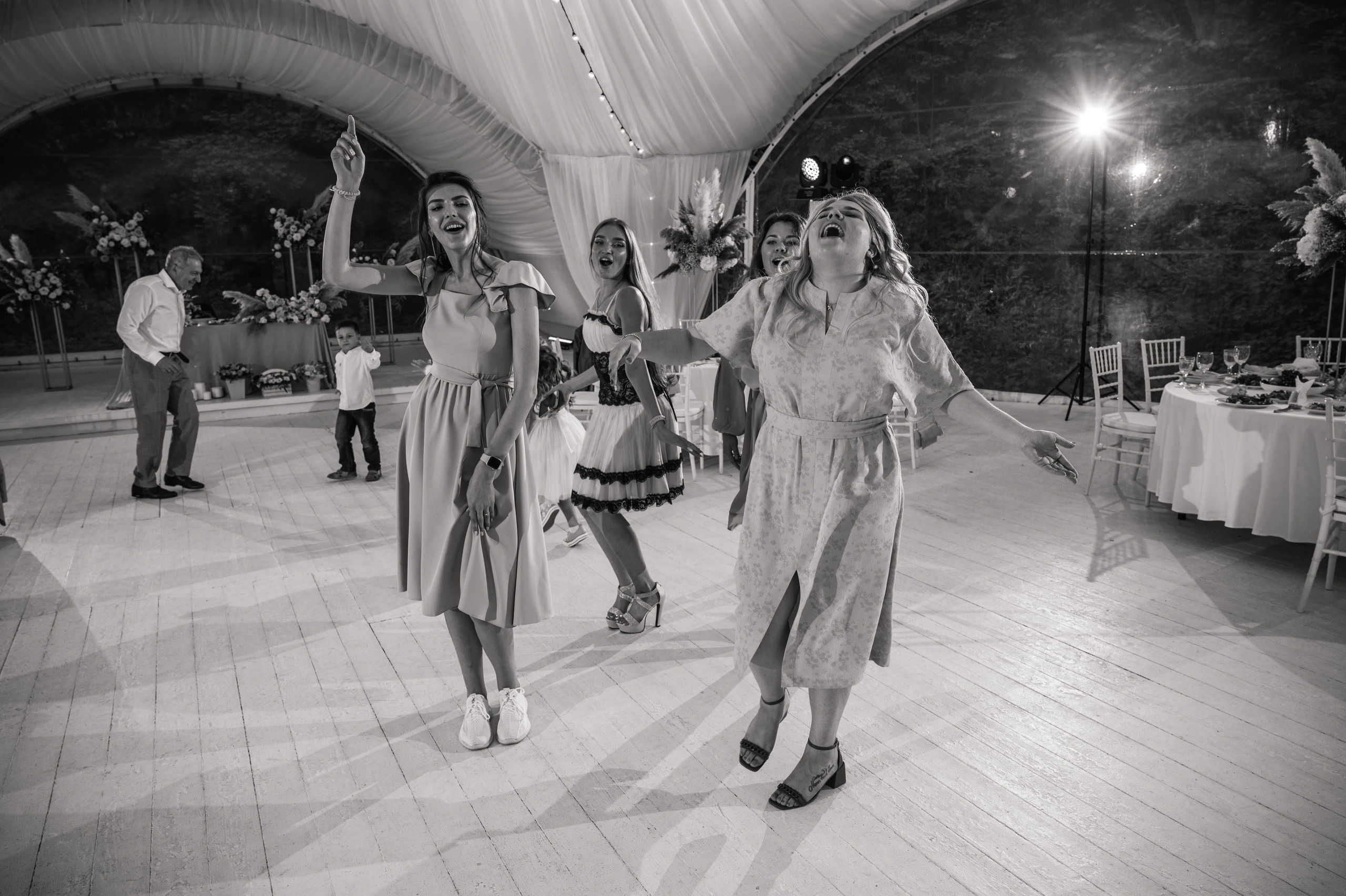 Свадьба шатёр Лесная дача. Свадебный фотограф Москва Юрий Кульман