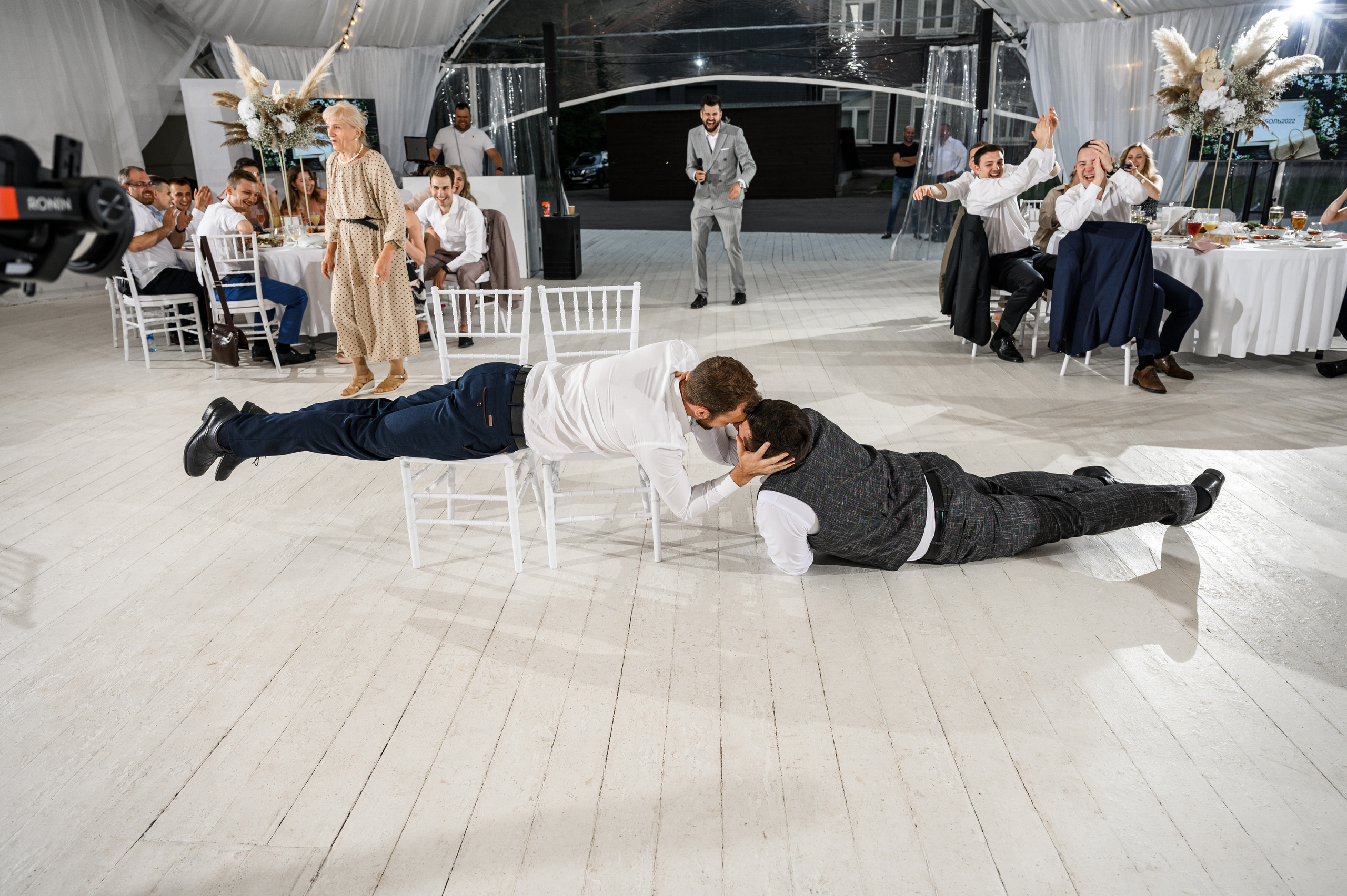 Свадьба шатёр Лесная дача. Свадебный фотограф Москва Юрий Кульман