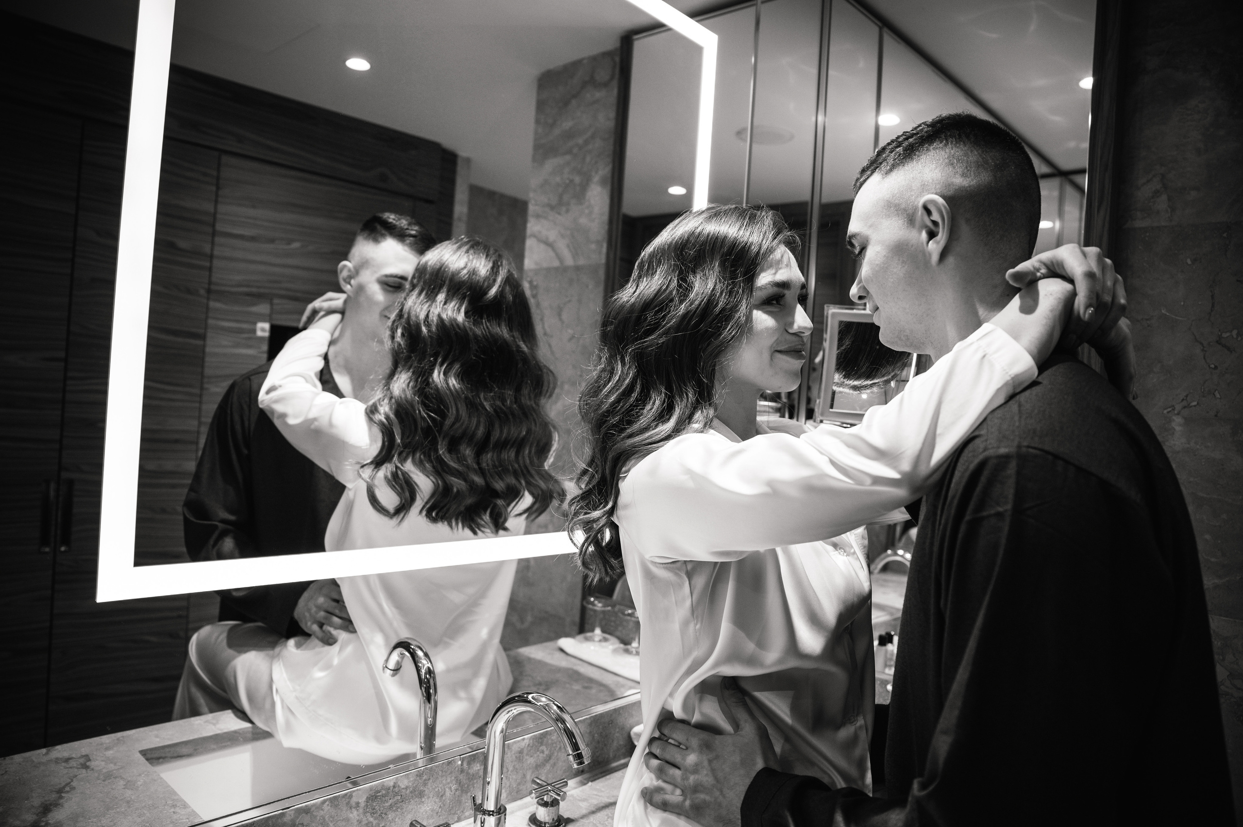 Свадебная фотосессия Radisson Blu Olympiyskiy Hotel. Свадебный фотограф Москва Юрий Кульман