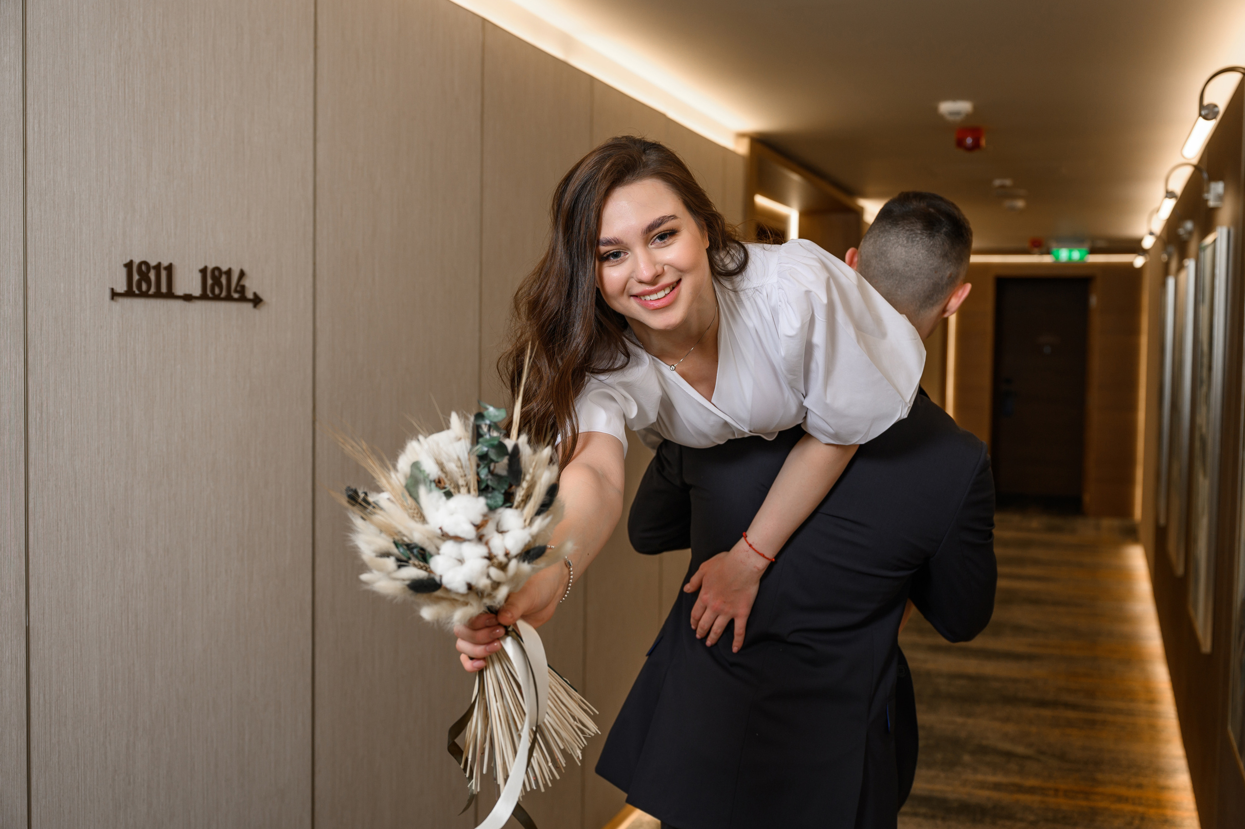 Свадебная фотосессия Radisson Blu Olympiyskiy Hotel. Свадебный фотограф Москва Юрий Кульман