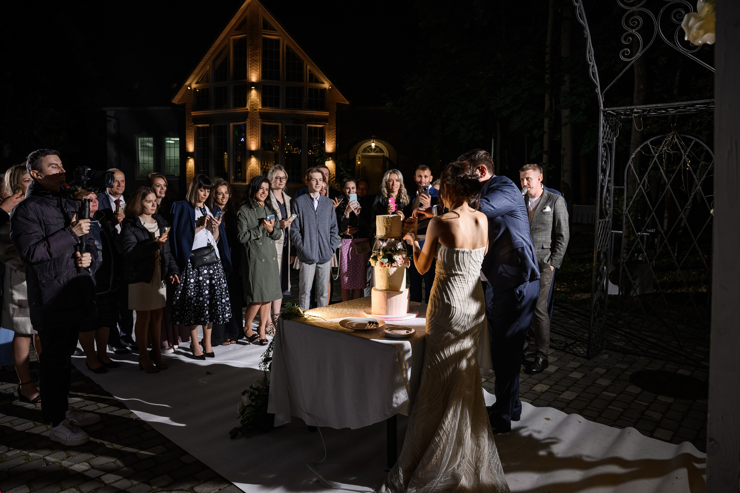 Свадебная фотосессия Барвиха luxury village. Свадебный фотограф Москва Юрий Кульман