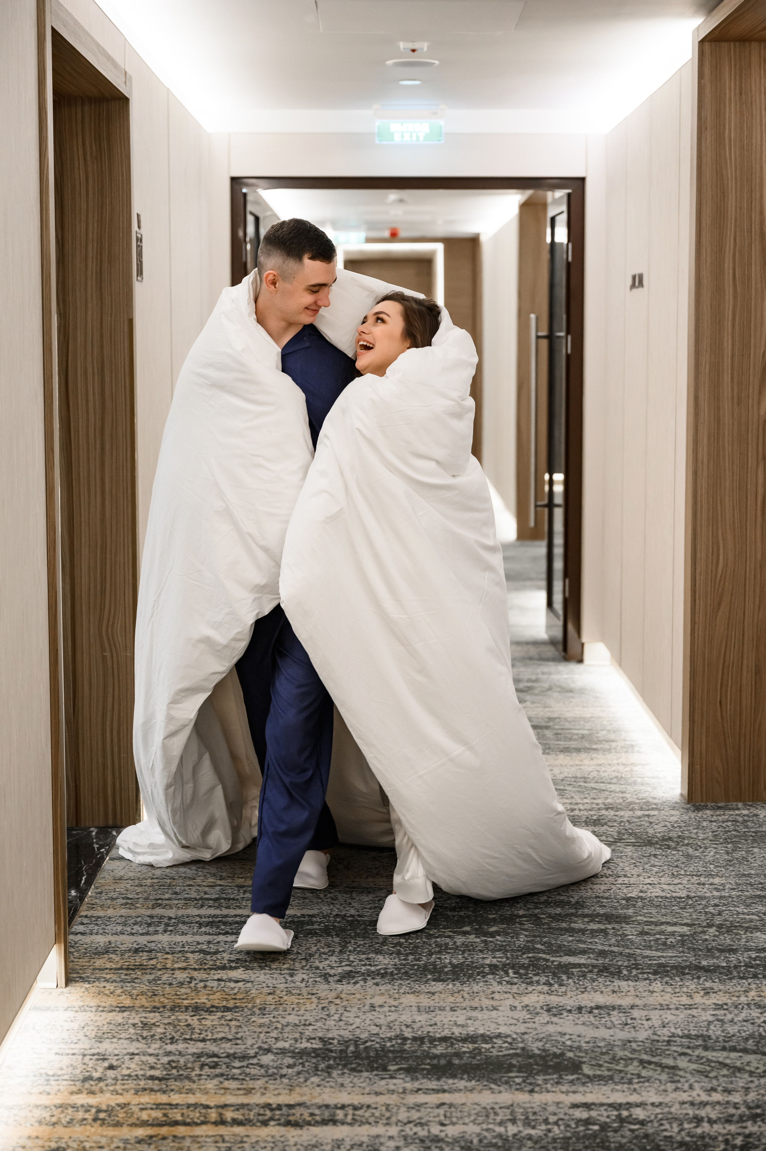 Свадебная фотосессия Radisson Blu Olympiyskiy Hotel. Свадебный фотограф Москва Юрий Кульман