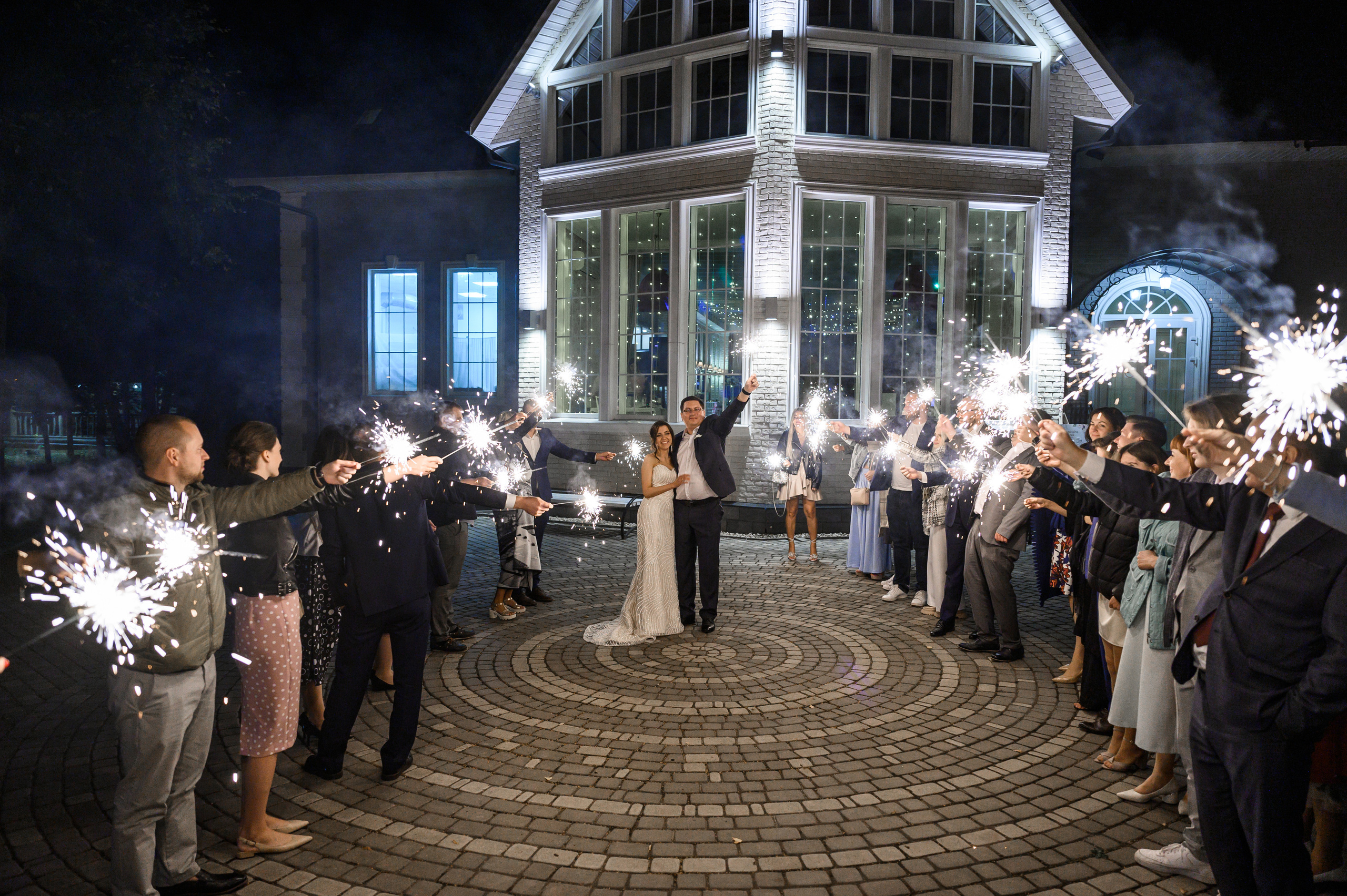 Свадебная фотосессия Барвиха luxury village. Свадебный фотограф Москва Юрий Кульман