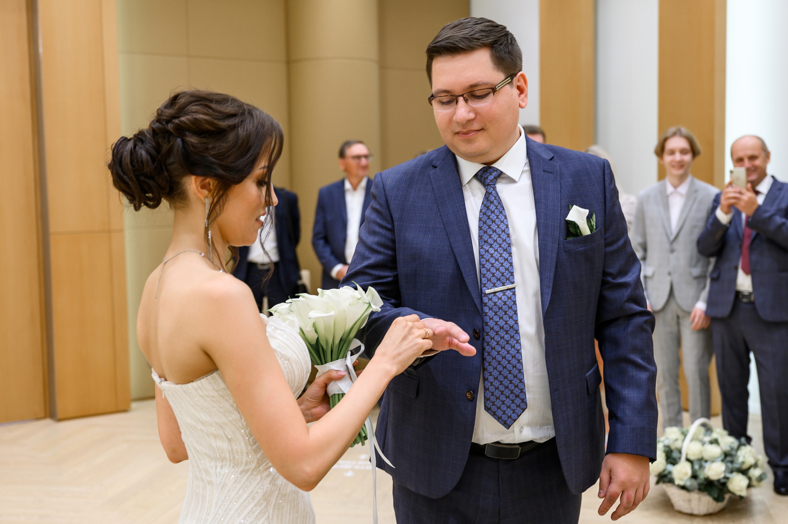 Свадебная фотосессия Барвиха luxury village. Свадебный фотограф Москва Юрий Кульман