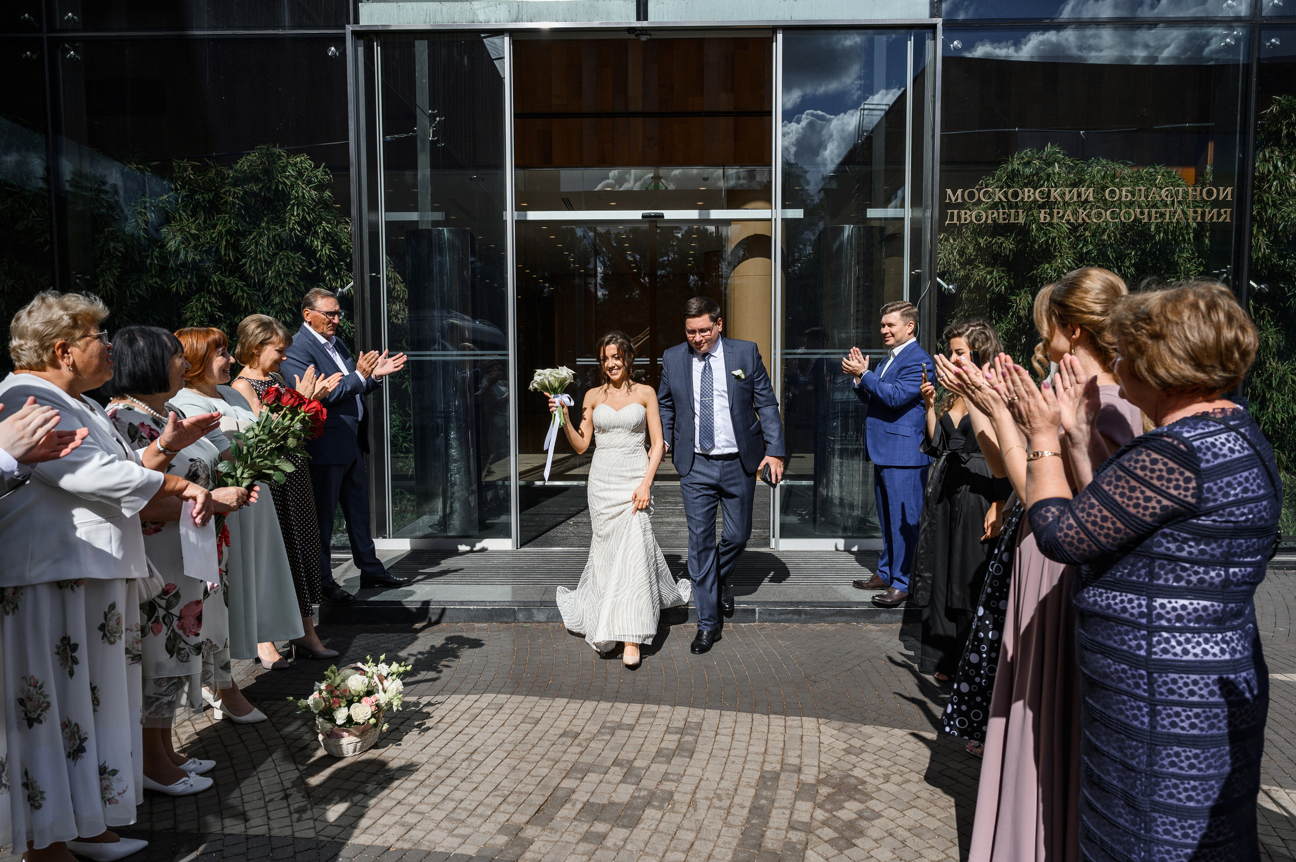 Свадебная фотосессия Барвиха luxury village. Свадебный фотограф Москва Юрий Кульман