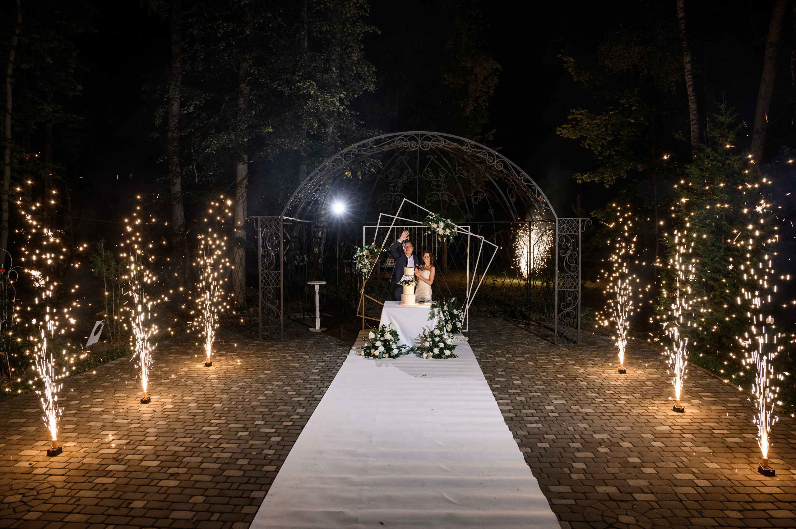 Свадебная фотосессия Барвиха luxury village. Свадебный фотограф Москва Юрий Кульман