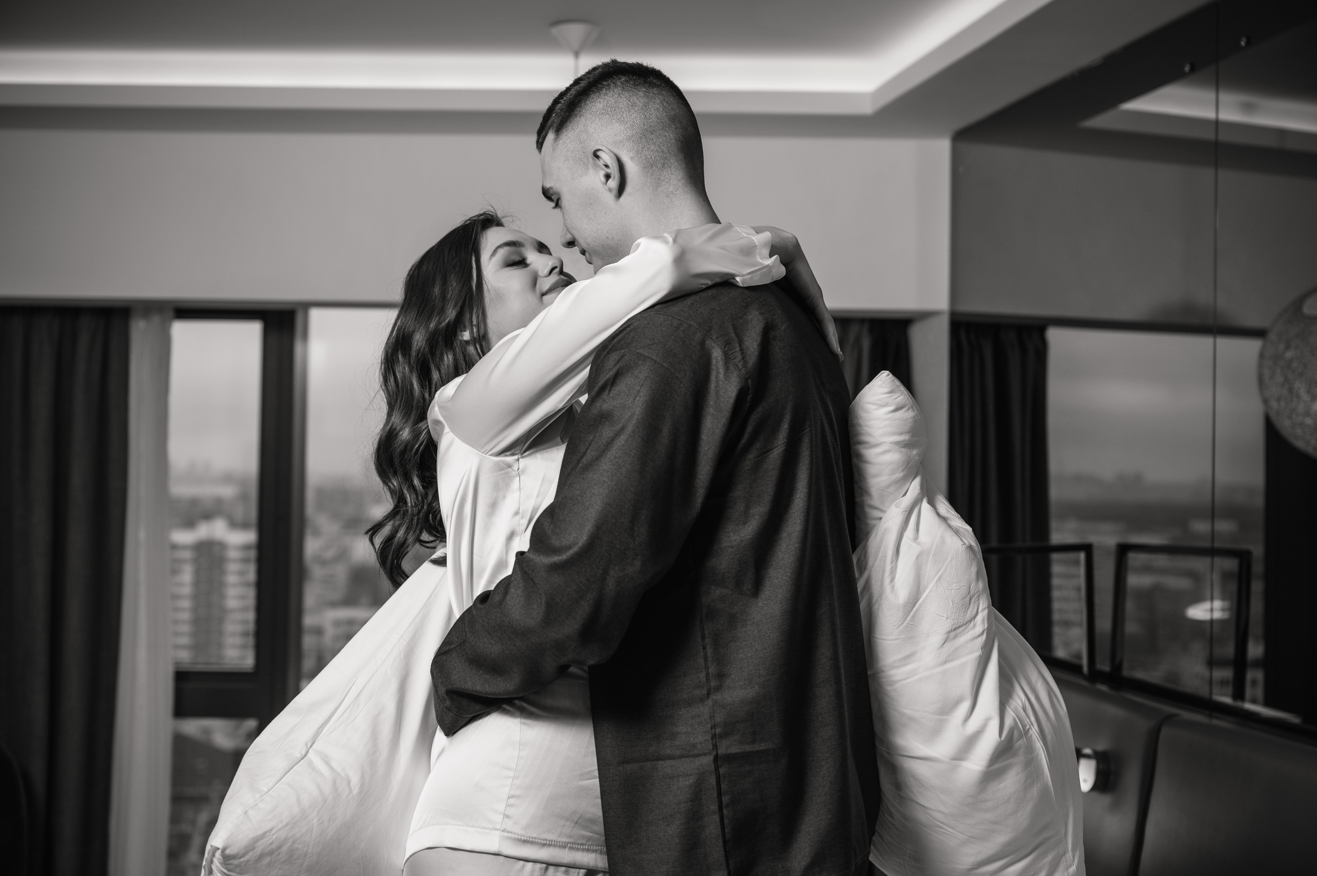 Свадебная фотосессия Radisson Blu Olympiyskiy Hotel. Свадебный фотограф Москва Юрий Кульман