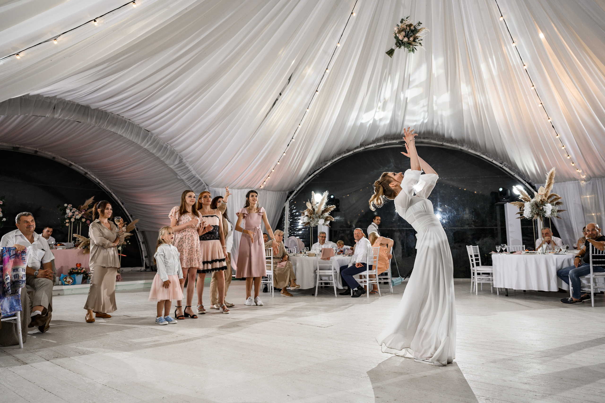 Свадьба шатёр Лесная дача. Свадебный фотограф Москва Юрий Кульман