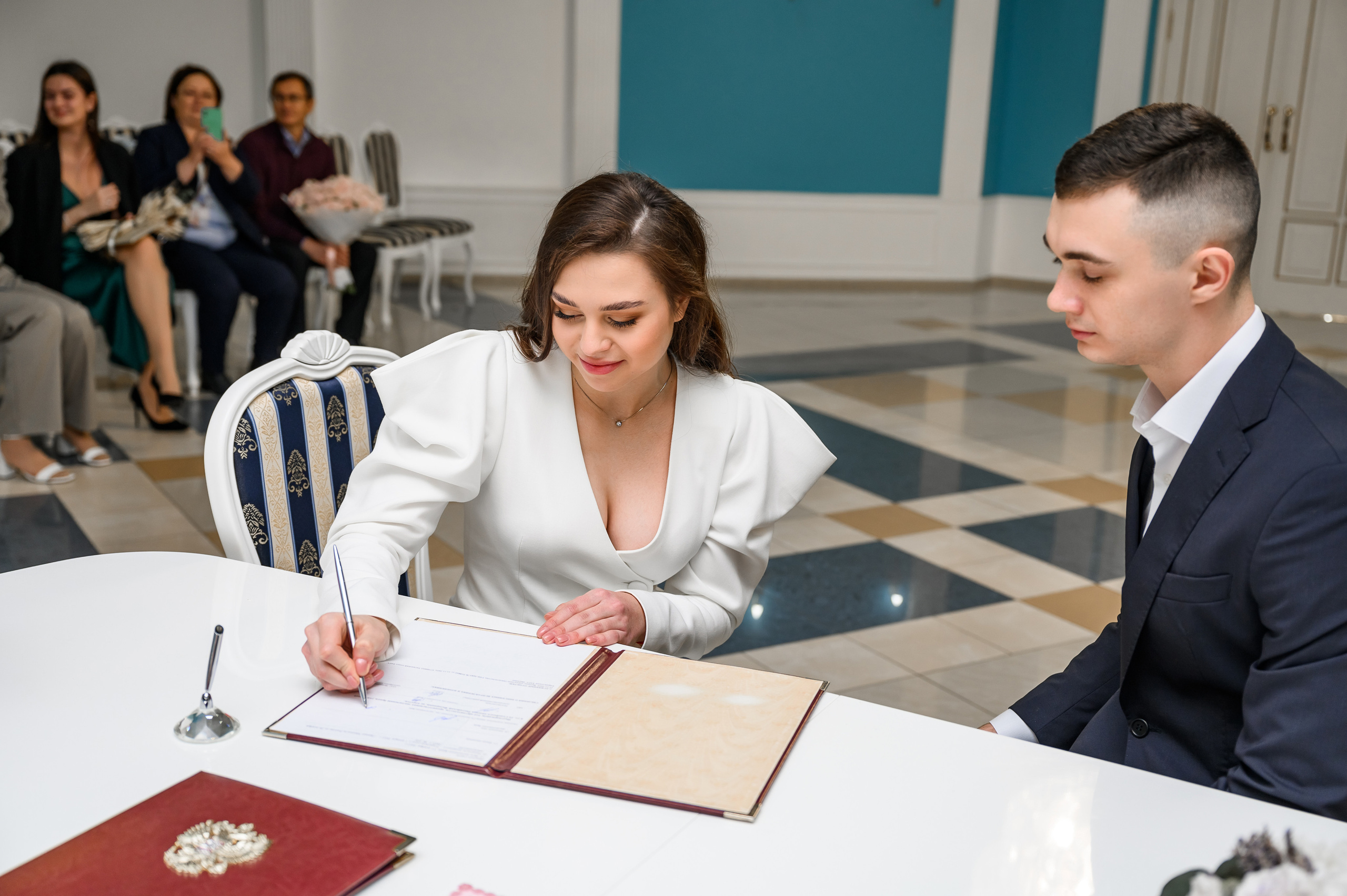 Свадебная фотосессия Radisson Blu Olympiyskiy Hotel. Свадебный фотограф Москва Юрий Кульман