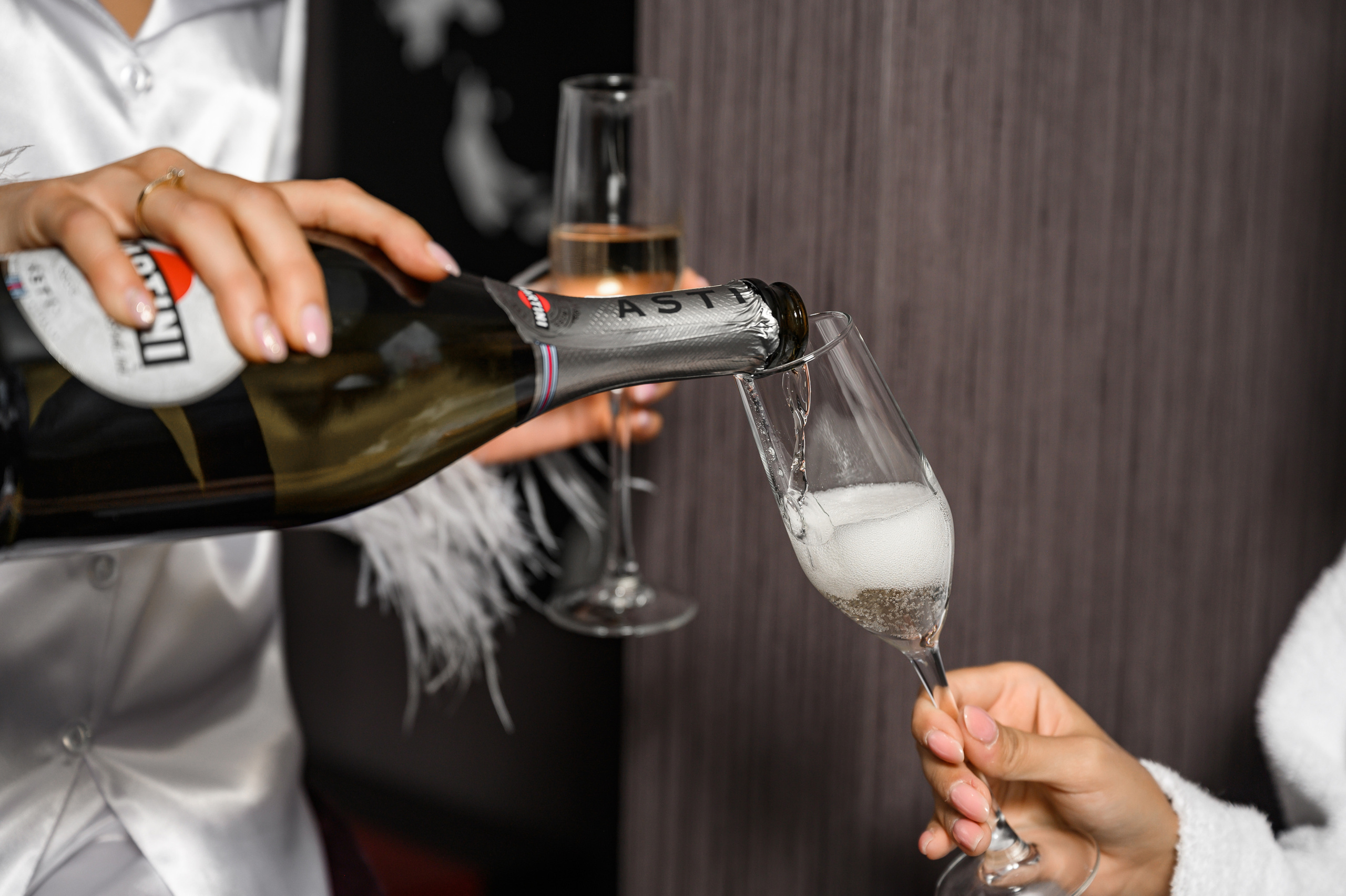 Свадебная фотосессия Барвиха luxury village. Свадебный фотограф Москва Юрий Кульман