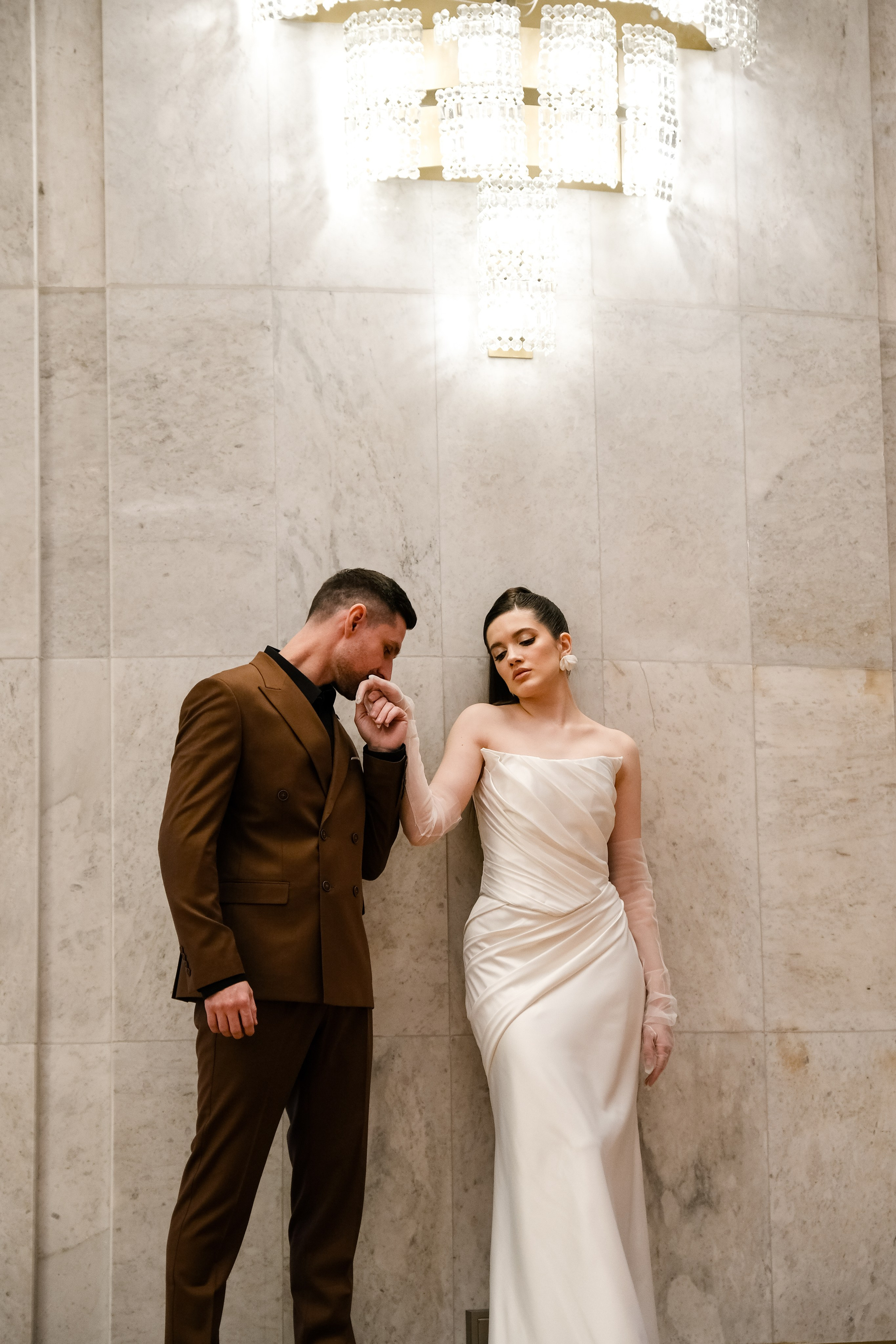 Свадебная фотосессия в театре драмы имени Наума Орлова. Свадебный фотограф в Челябинске Сырчикова Наталья