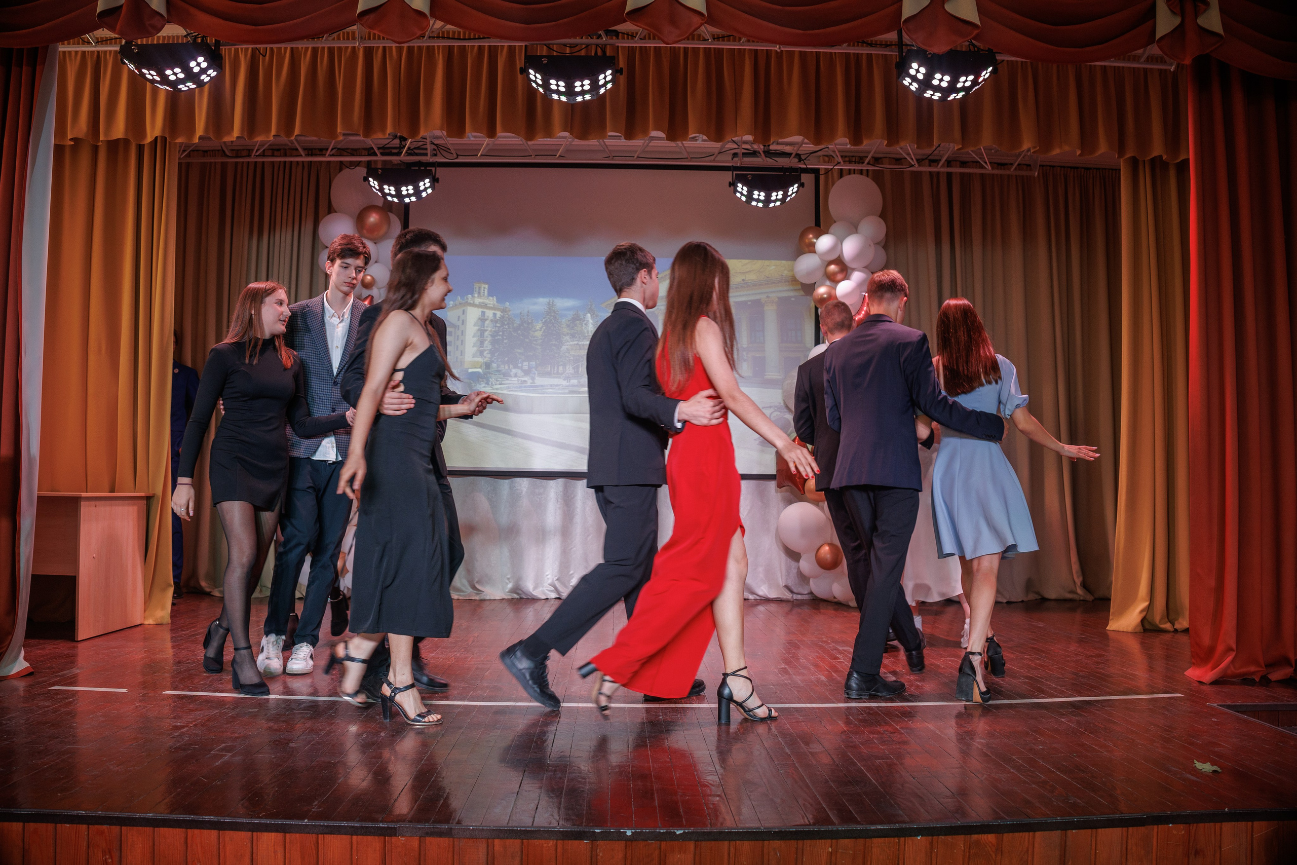 Вручение аттестатов. Свадебный и семейный фотограф в Новосибирске Ирина Дорошкова