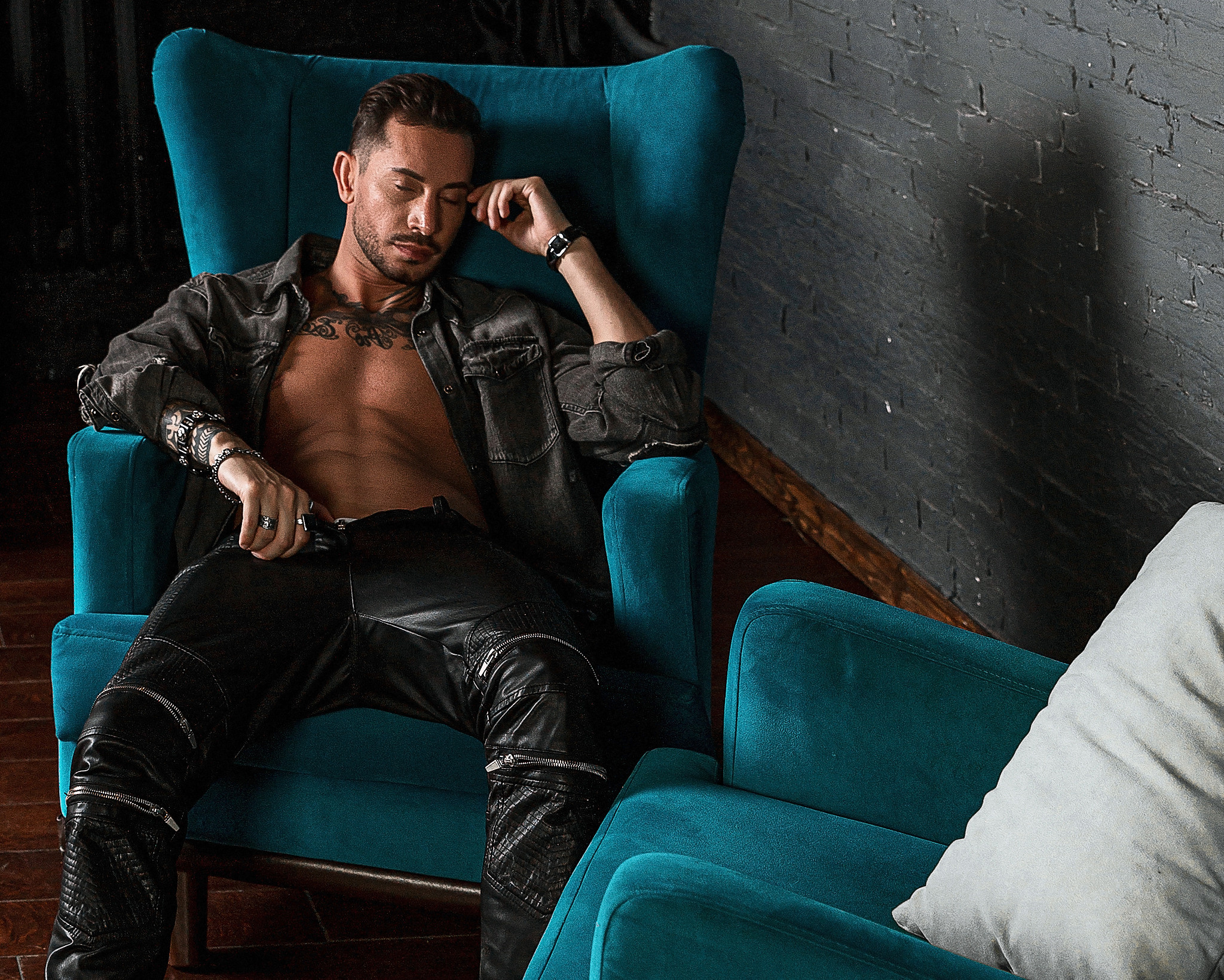 SASHA. ANDY KIN Мужской и ню-фотограф в Москве