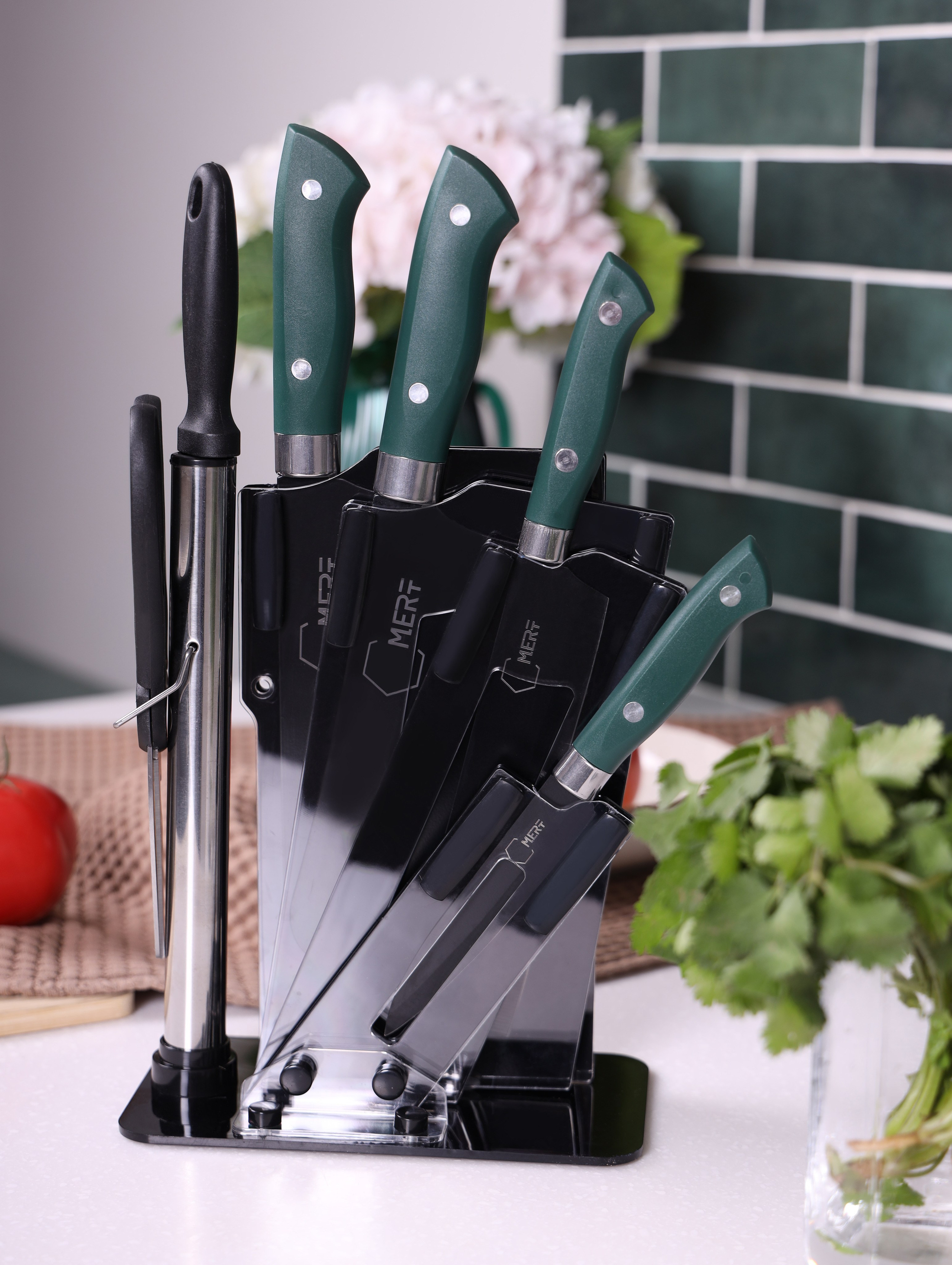 Предметное фото - надежные и стильные посудные изделия для каждой кухни.