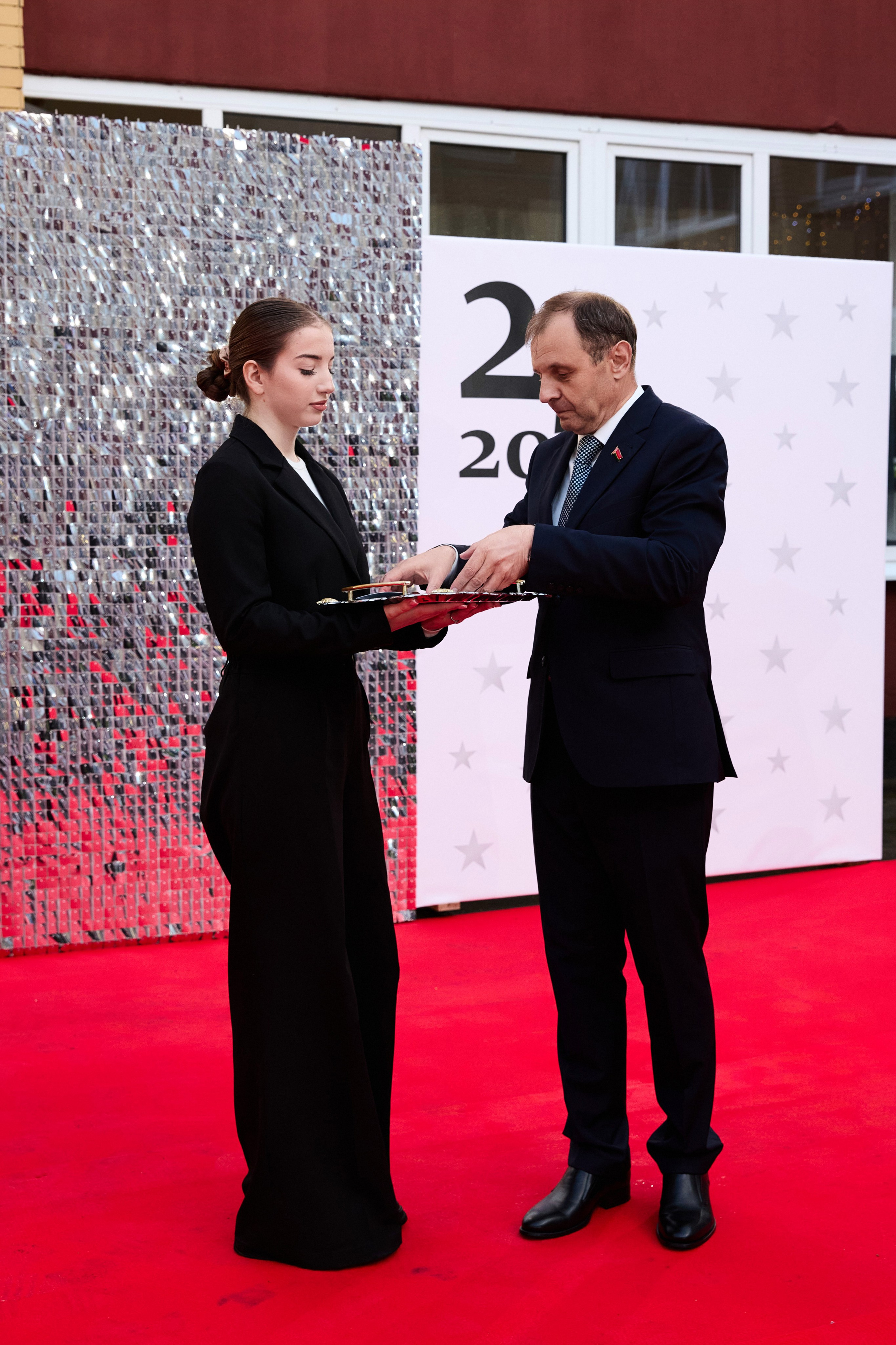 Выпускной 11 класс. Свадебная, репортажная фотосъемка и видеосъемка в Минске. Илья и Юлия Ширмановы. Фотограф | Видеограф | Минск