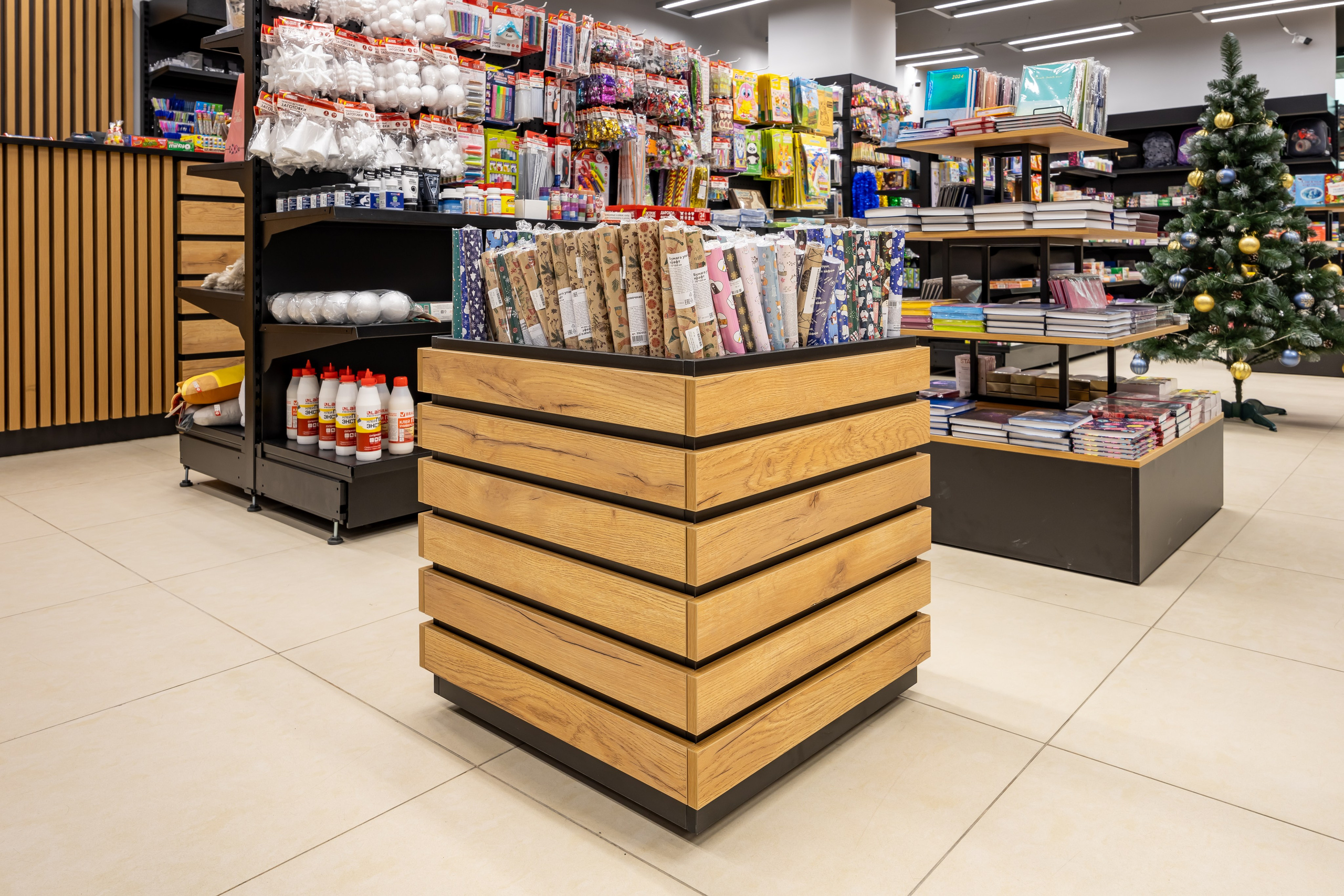 Съемка для производителя торгового оборудования в ТЦ «Серпантин». Интерьерный фотограф в Москве Сергей Чекмезов