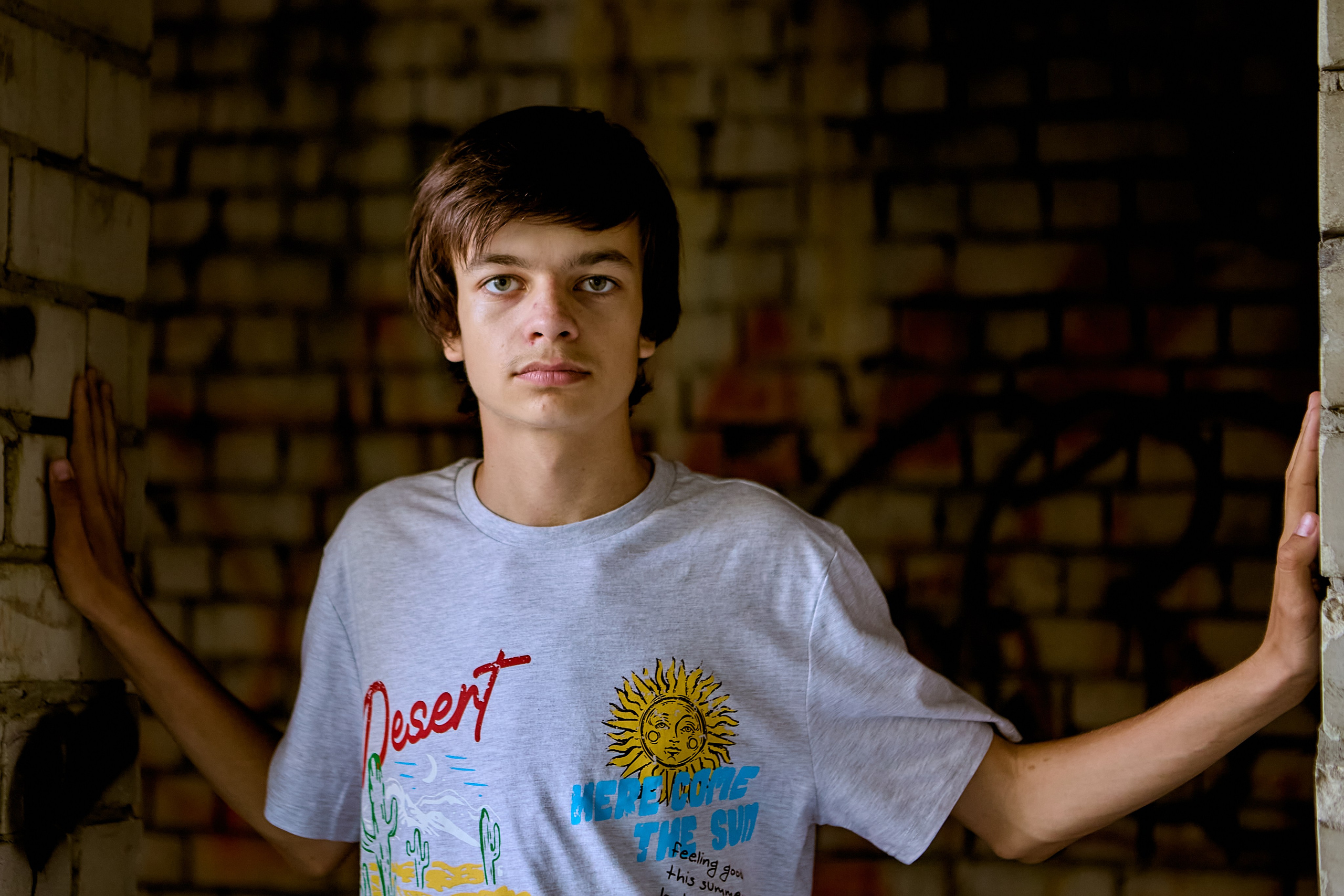 Школьная фотография в заброшки в Дзержинске. Православный портретный  фотограф Николай Голованов 