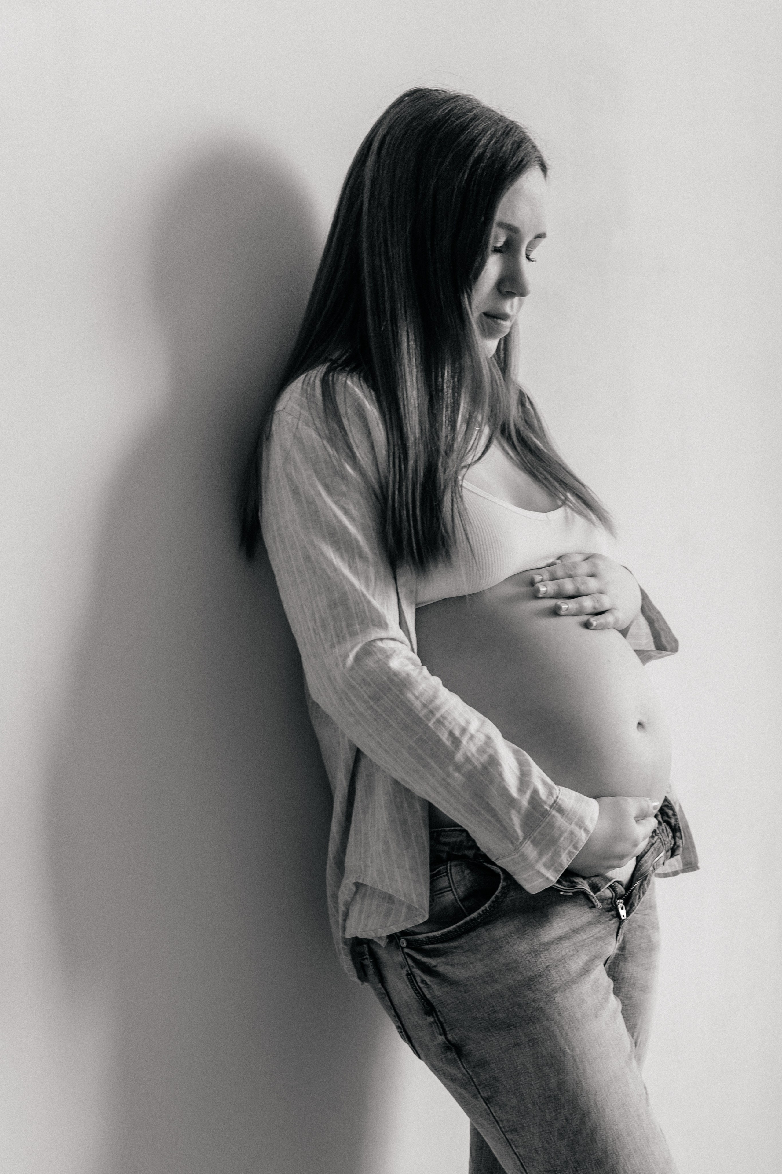 Нежность ожидания: фотосессия беременной девушки. Ваш семейный фотограф в Минске — Вика Трегубова