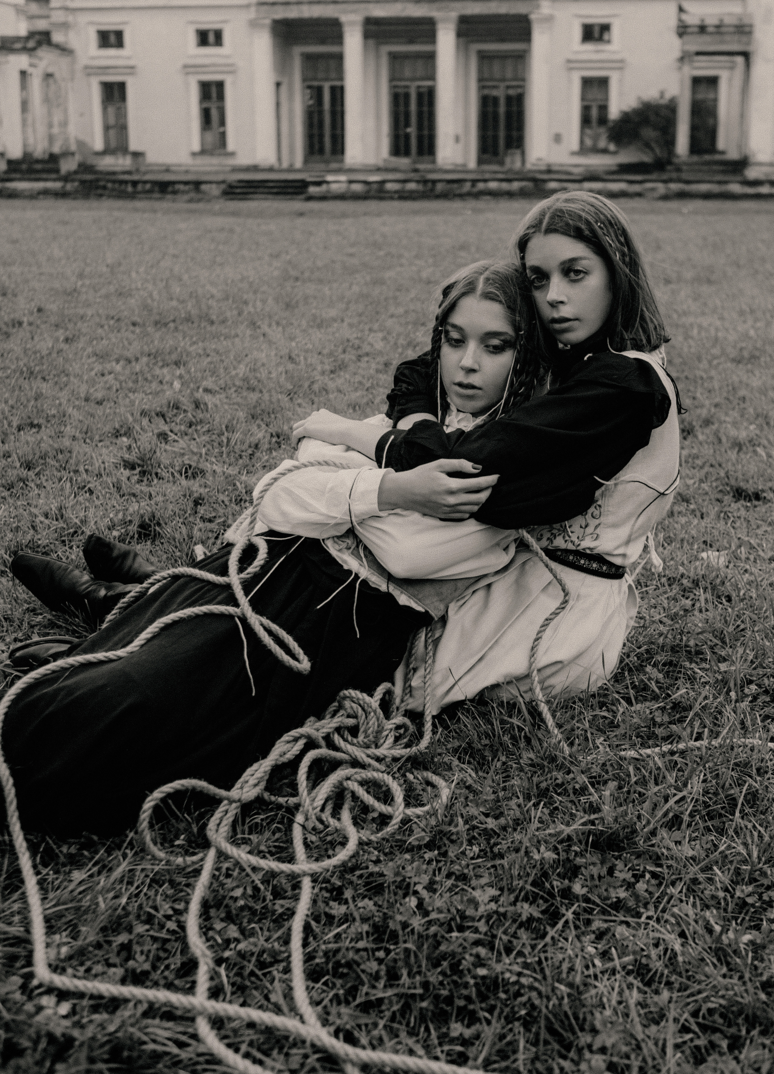 Bonds. Фотограф и Стилист в Санкт-Петербурге Алеся Хомиченок и Игорь Гарин