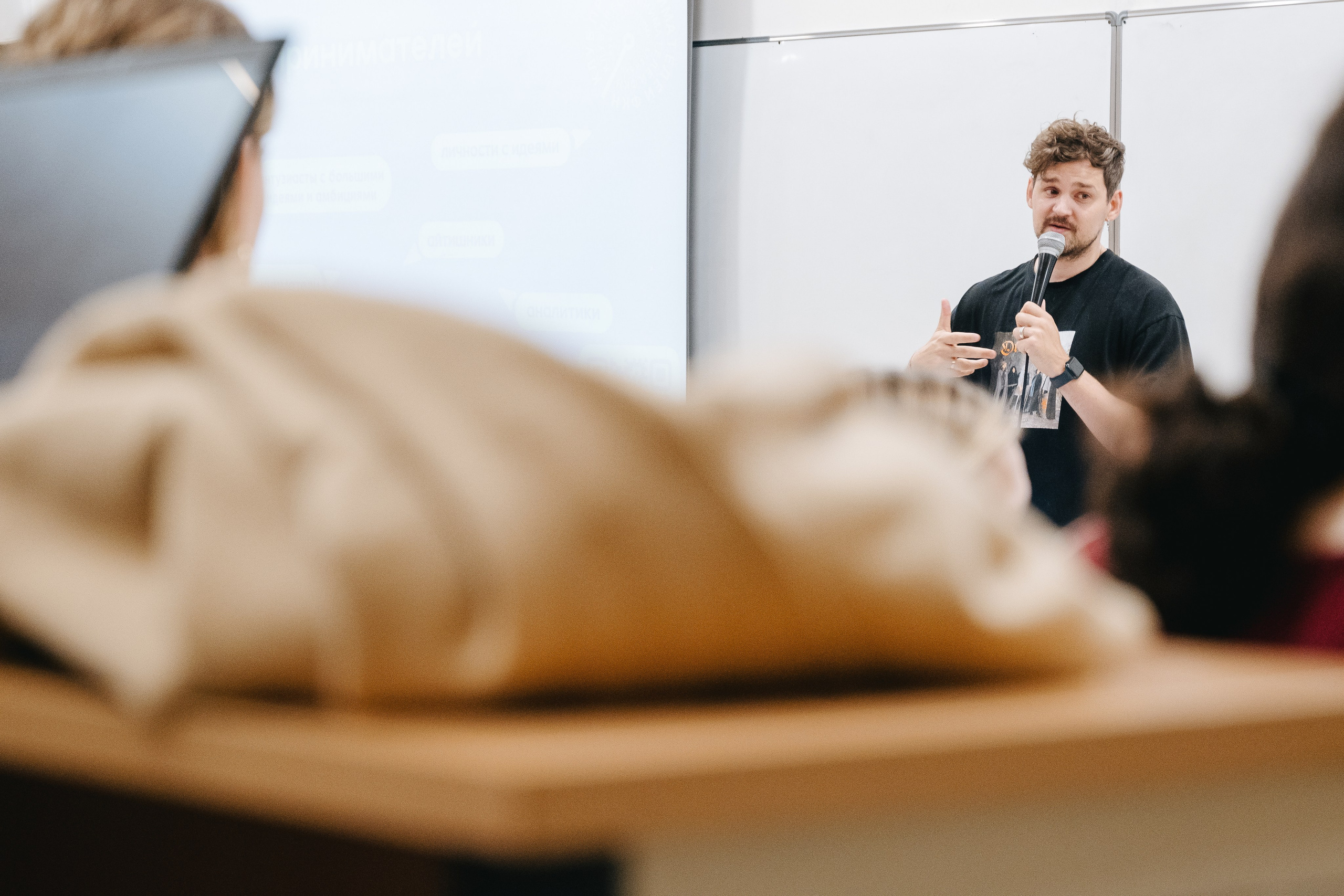 Встреча с Олегом Титовым, креативным продюсером Medium Quality. Даниил Сергеев: репортажный фотограф