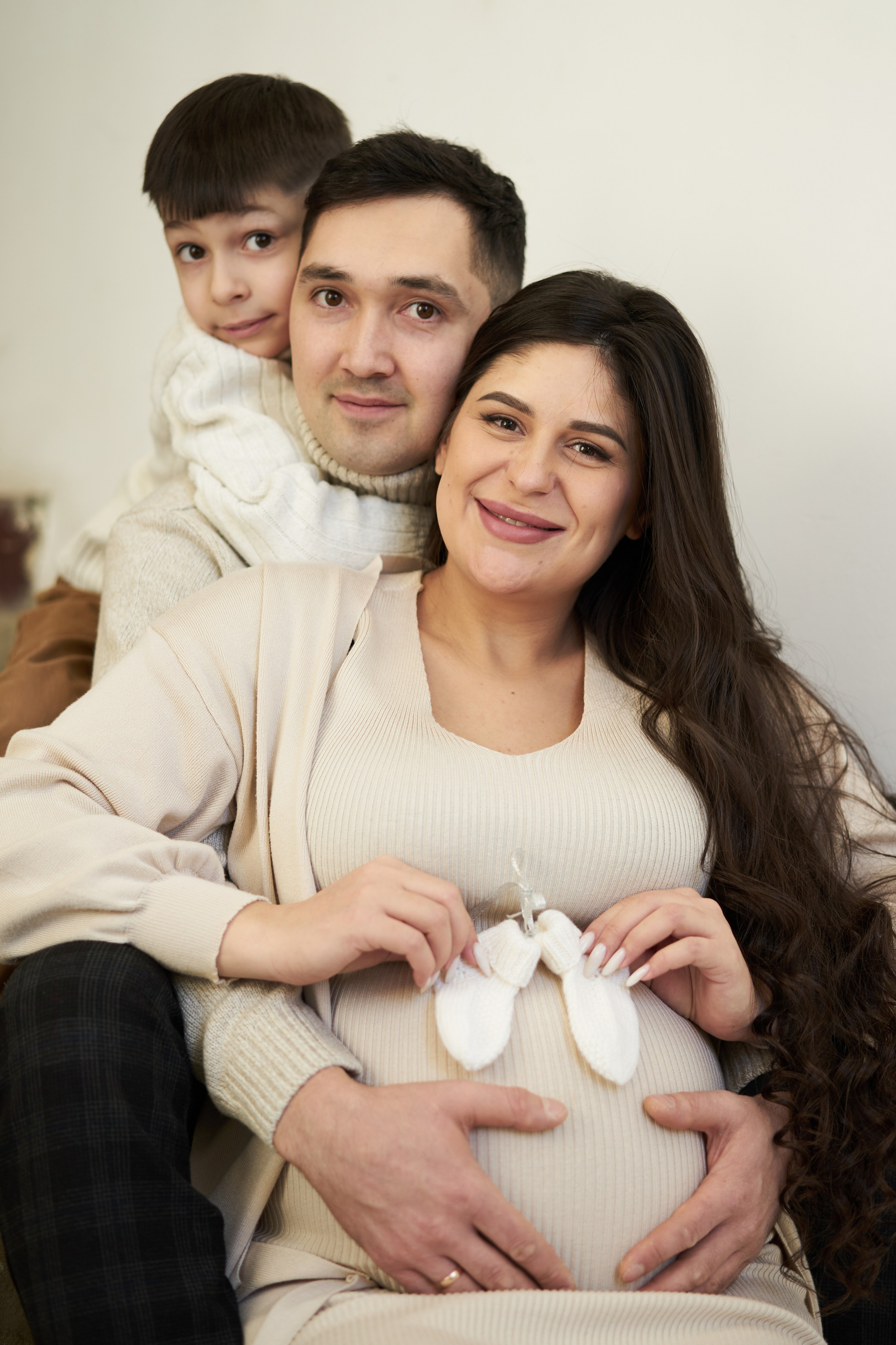 Семейная фотосессия в студии. Фотограф Екатеринбург Кокшарова Александра