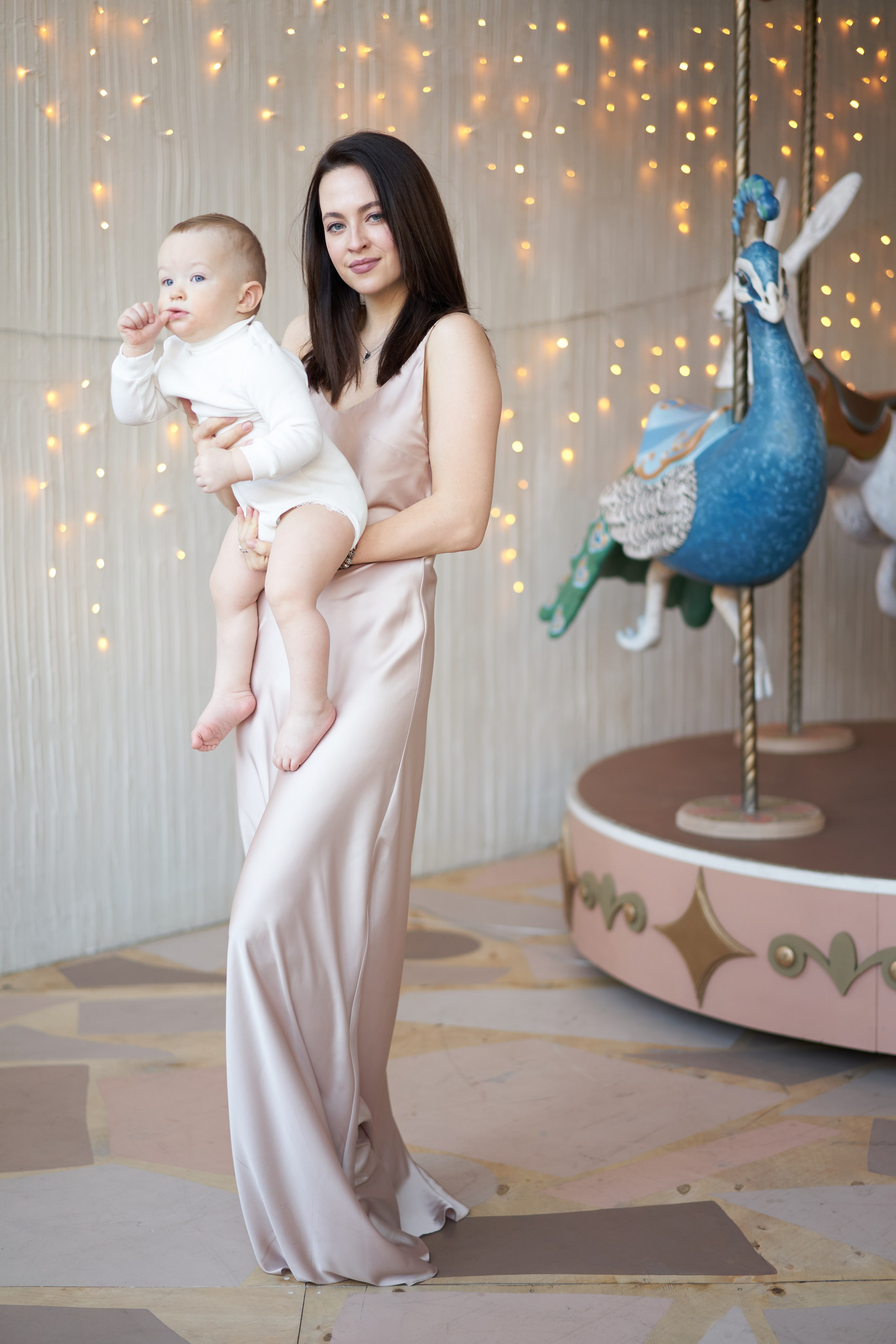 Семейная фотосессия в студии. Фотограф Екатеринбург Кокшарова Александра