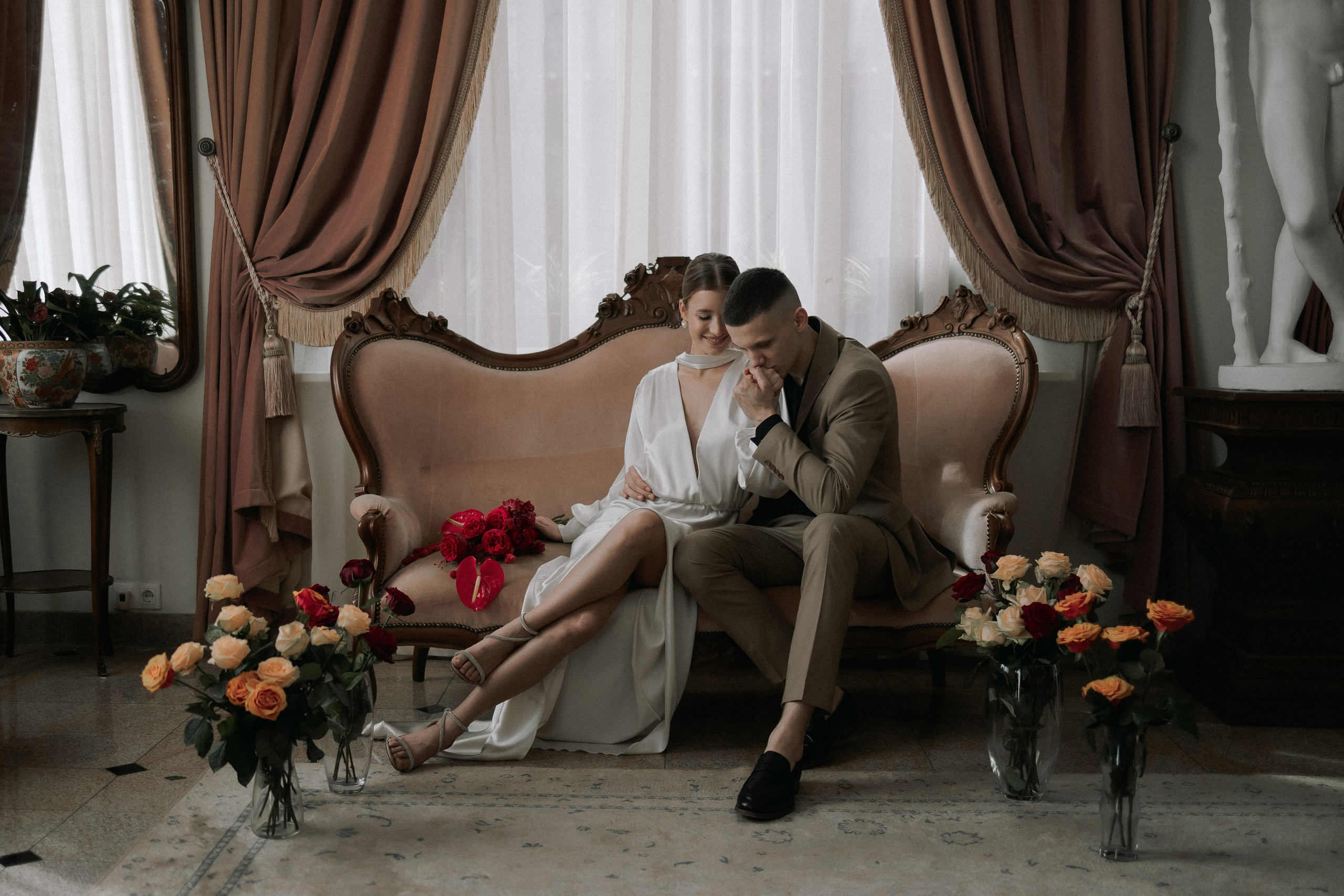 Свадебная прогулка Адель и Артём. Свадебная фотография. Арина Рубах