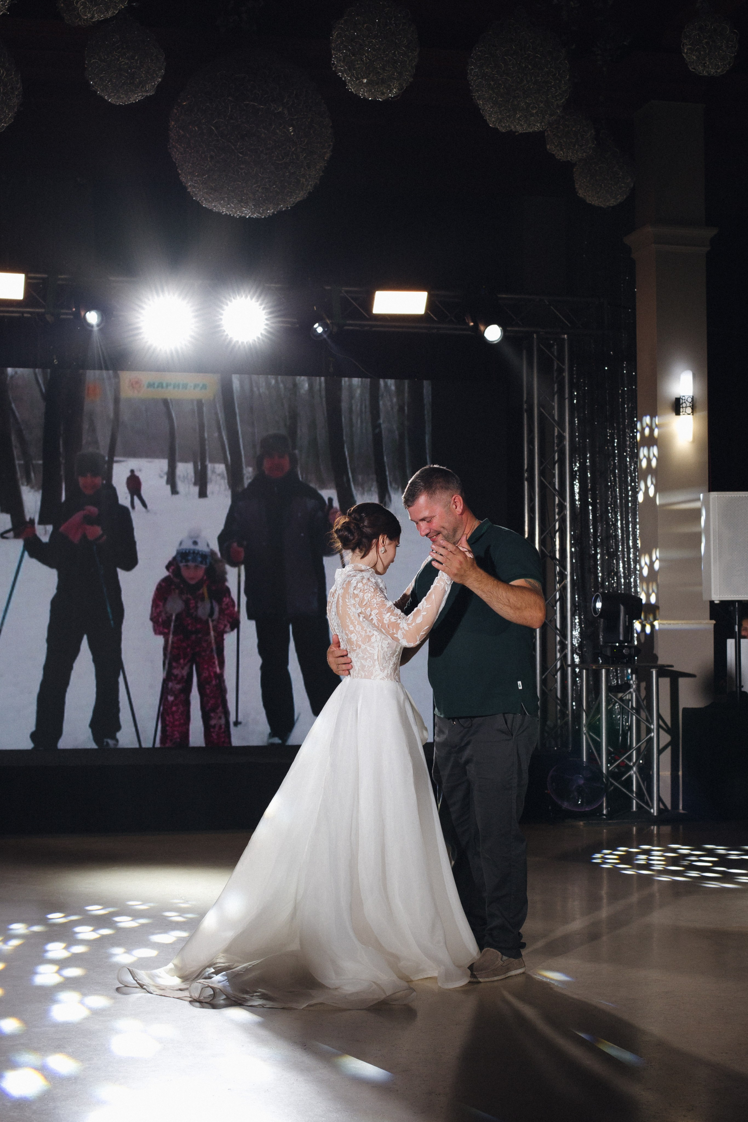 Банкет (Ксения & Никита). Свадебные фотографы в г. Сургут Маркова Наталья и Замахина Елена