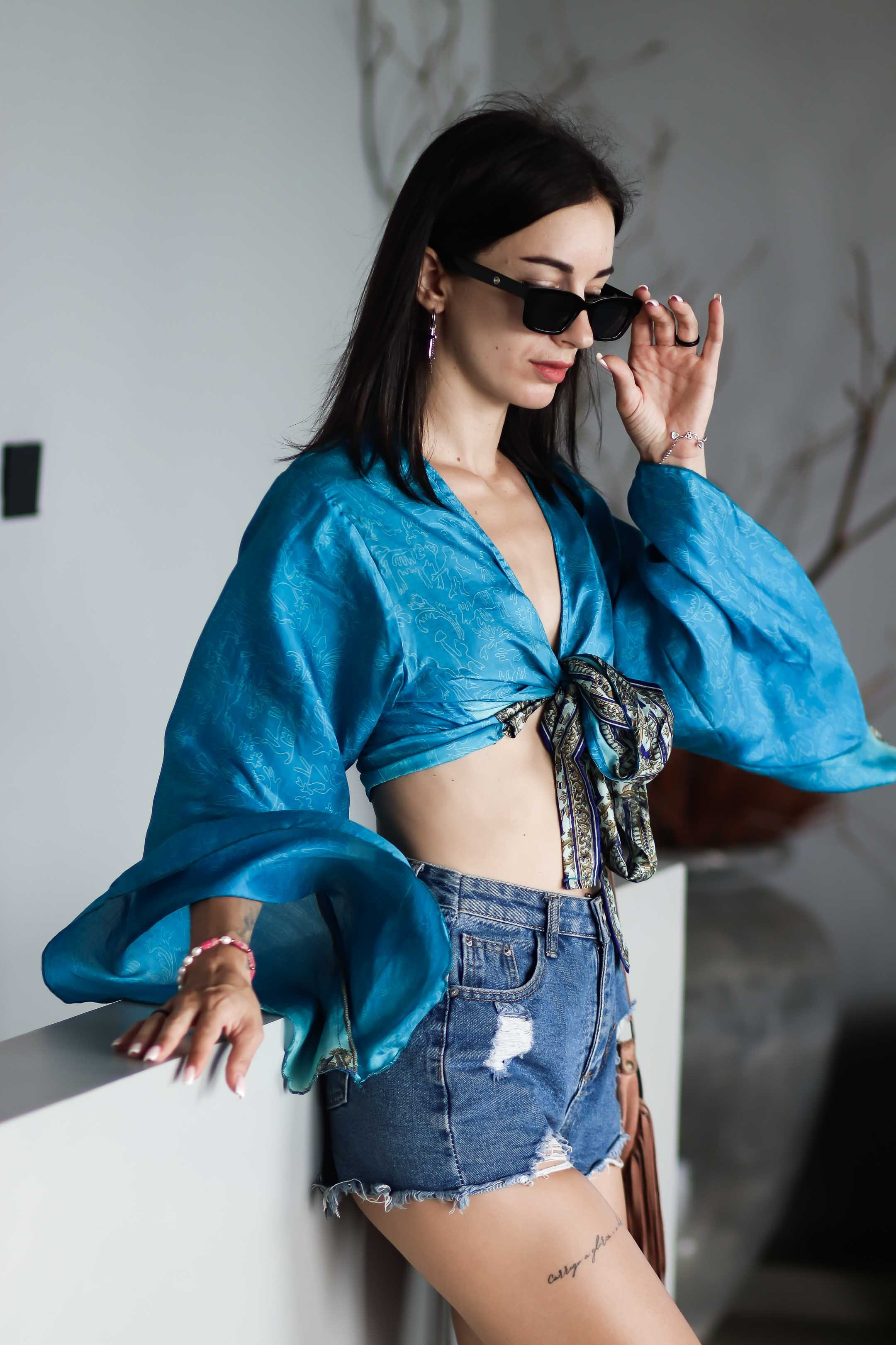 Коллекция купальников бикини. Фотограф на Шри-Ланке