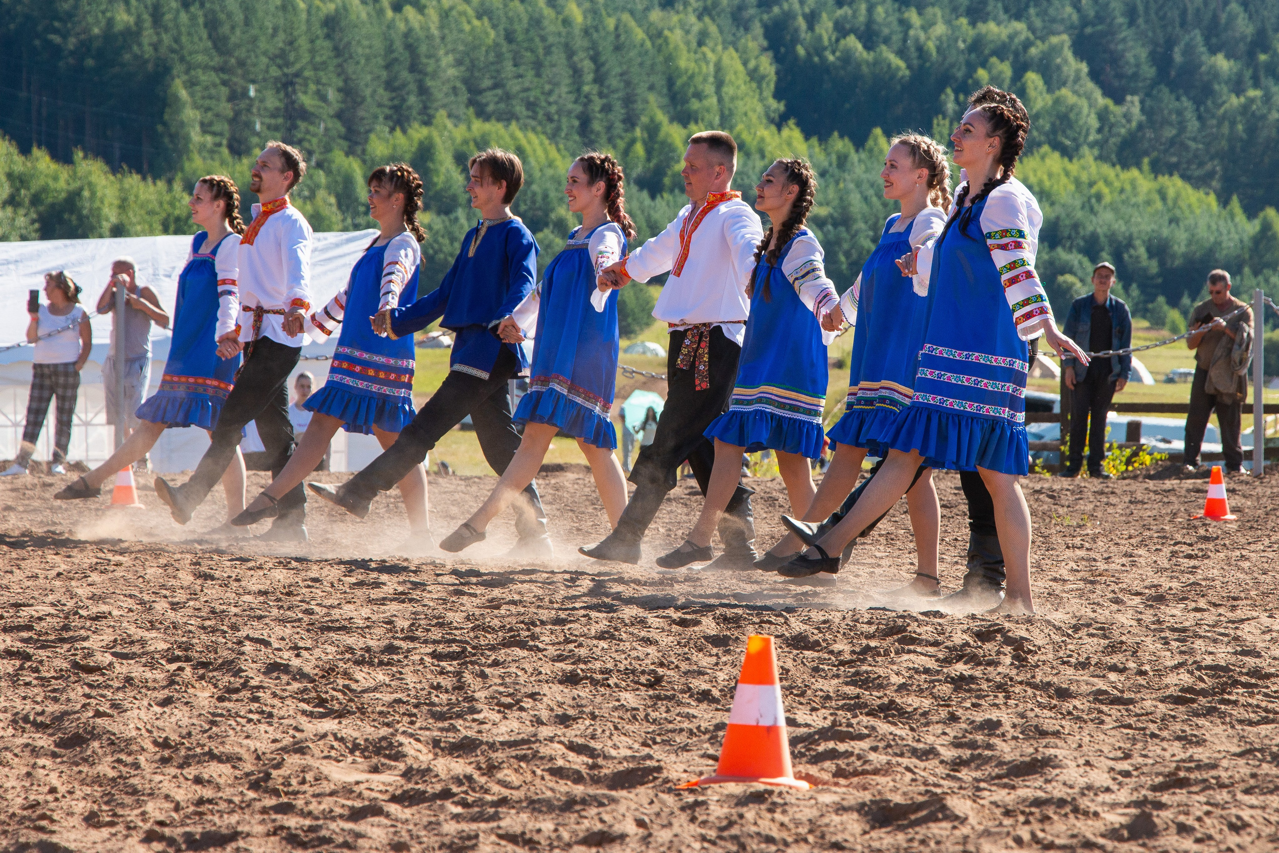 Конь-огонь 2025. Олег Романов. Мастер фото по спорту