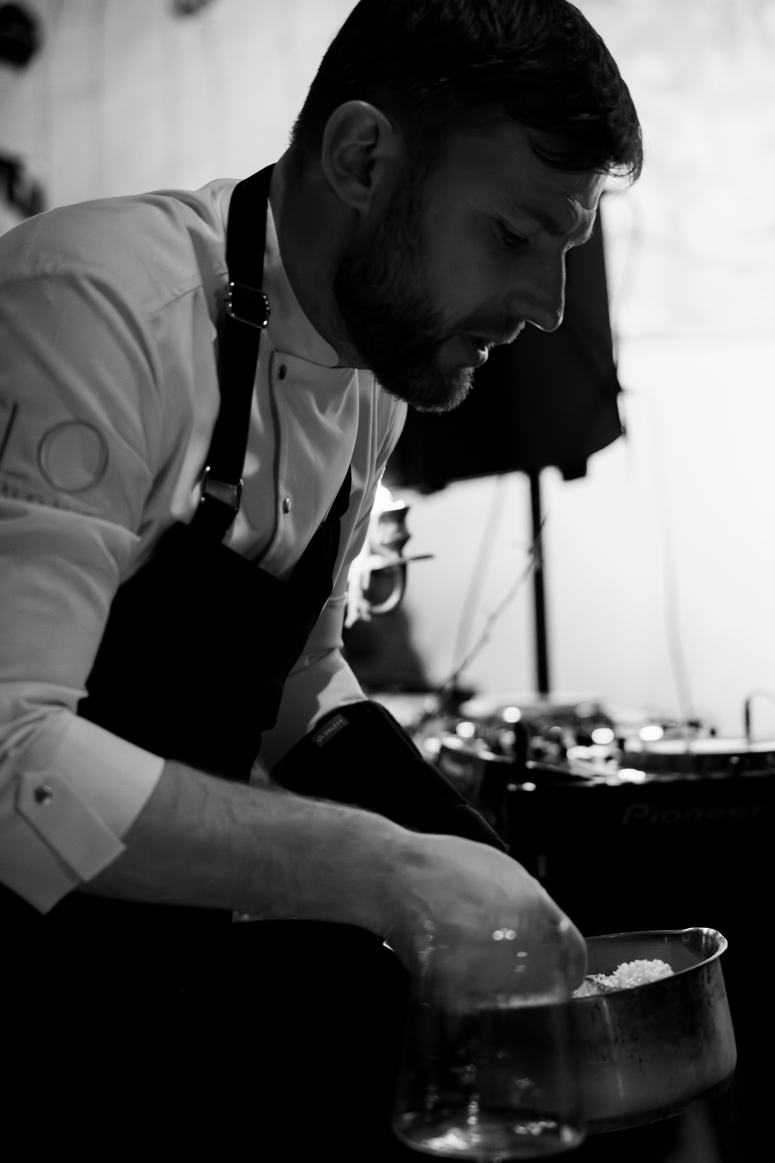 Азия в Гастродворе. Дженбаз Павел — фотограф в Ялте