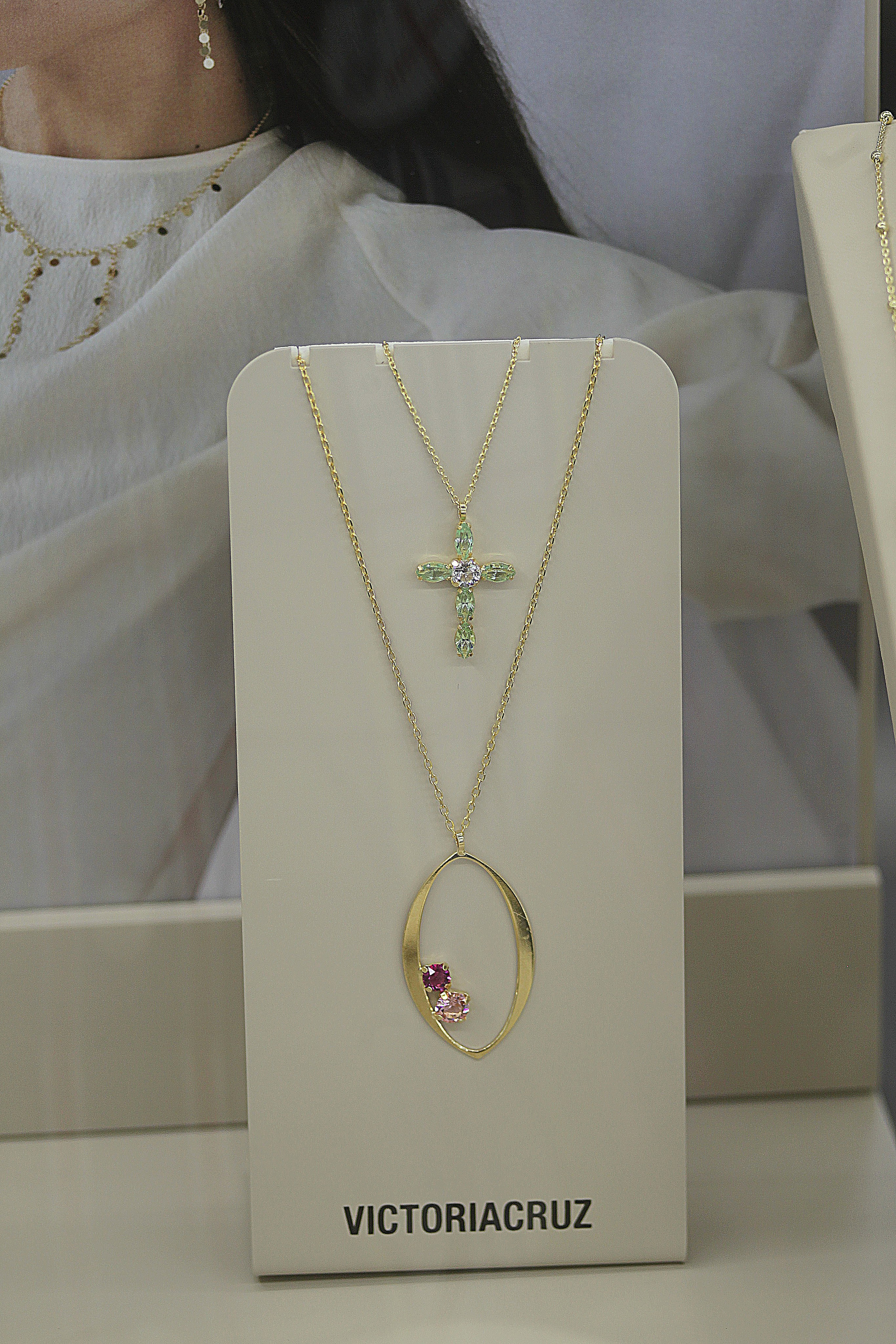 Necklaces, chains and pendants. The Website of the Photographer Vitaly Deni