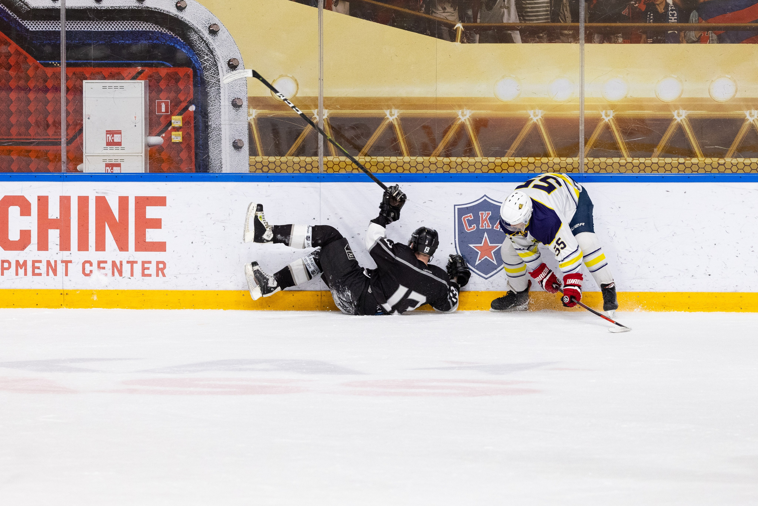 Бульдозер vs. LR-строй. Фотограф Александр Заломаев