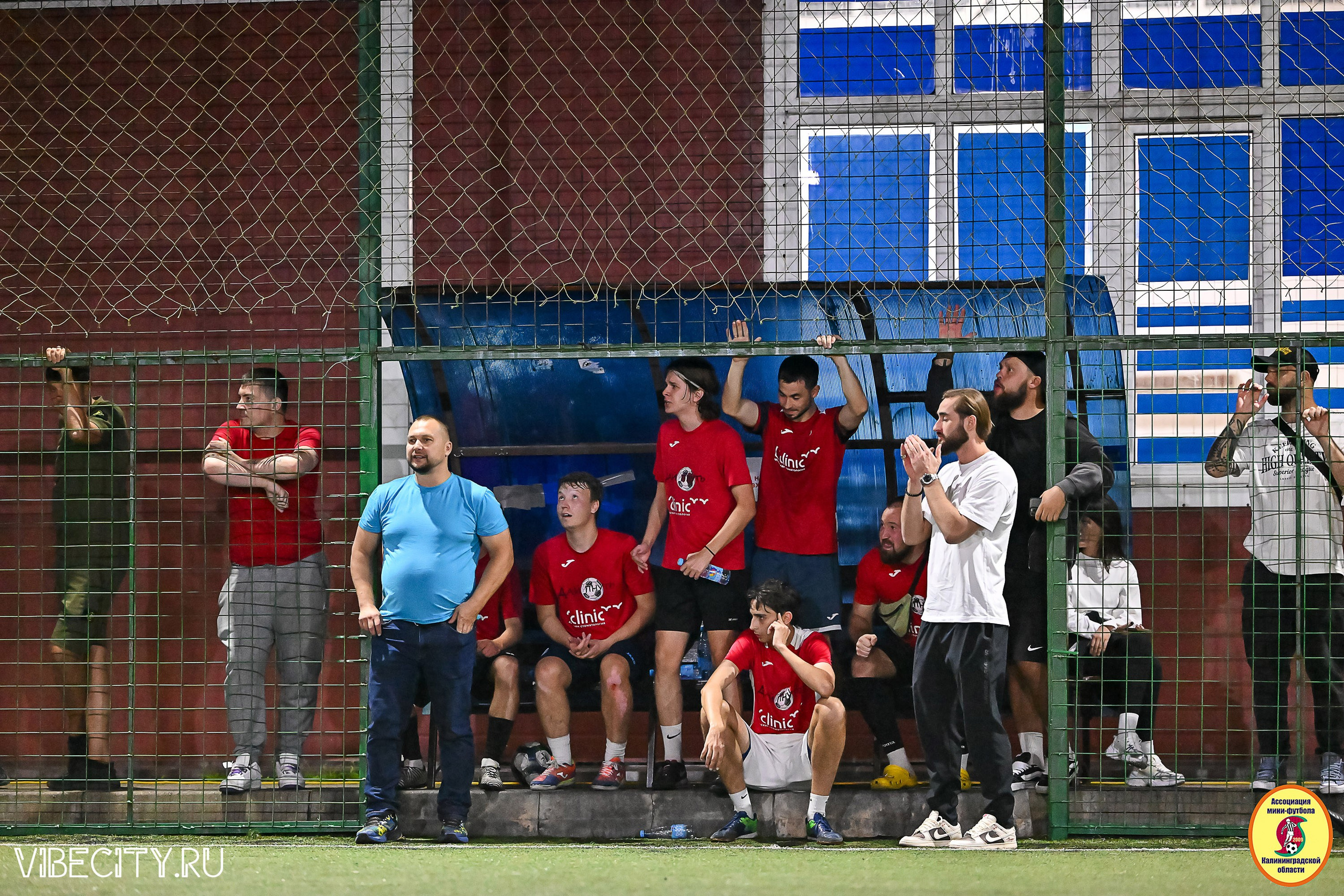 ФИНАЛЬНЫЕ ИГРЫ КУБКА МИНИ-ФУТБОЛЬНОЙ ЛИГИ И КУБКА КОРПОРАТИВНОЙ МФЛ 2025. VIBECITY.RU Вайб Сити Ру Фоторепортажи Фотоотчеты Калининград