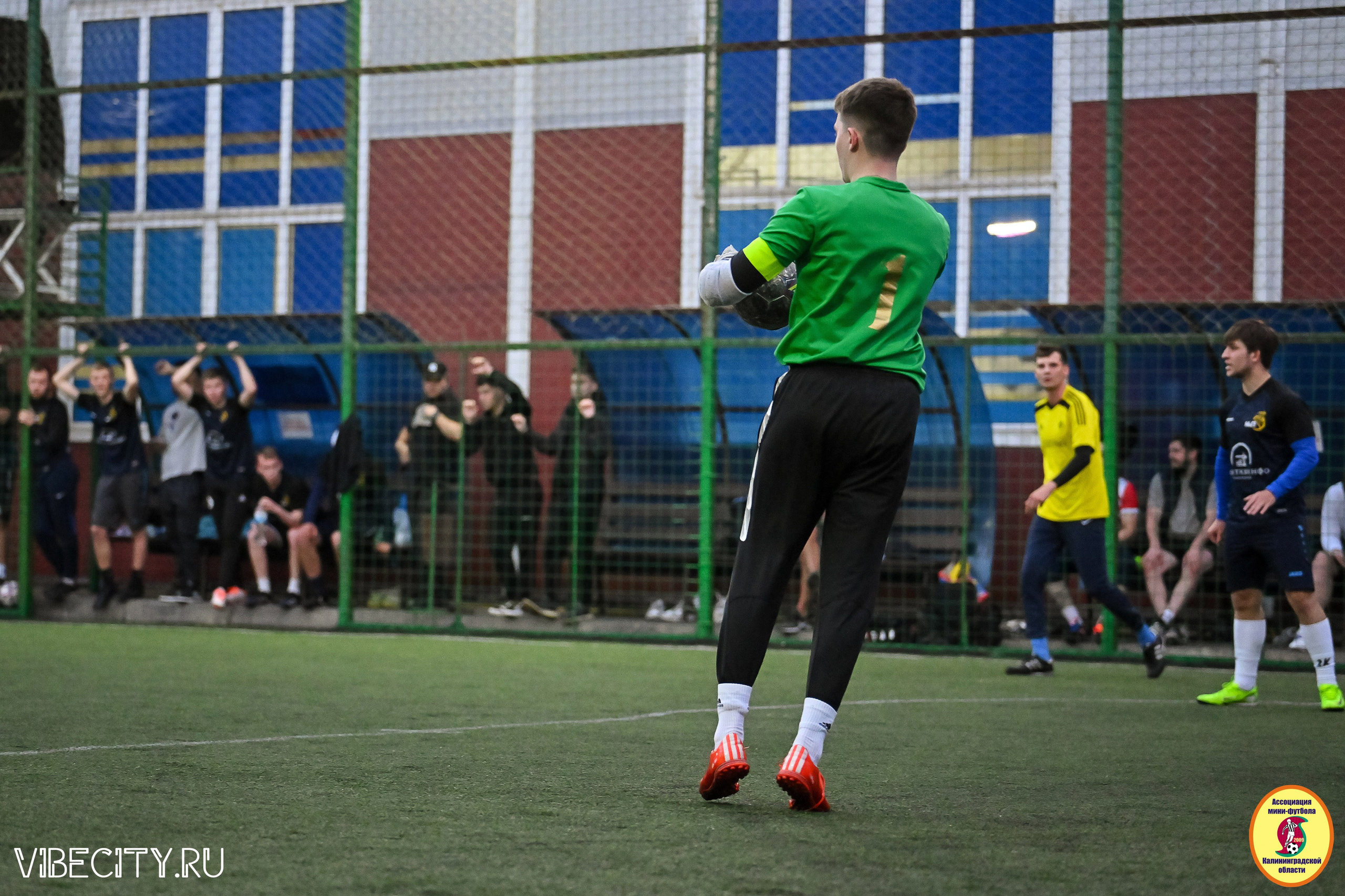 ИГРЫ МИНИ-ФУТБОЛЬНОЙ И КОРПОРАТИВНОЙ ЛИГИ. VIBECITY.RU Вайб Сити Ру Фоторепортажи Фотоотчеты Калининград