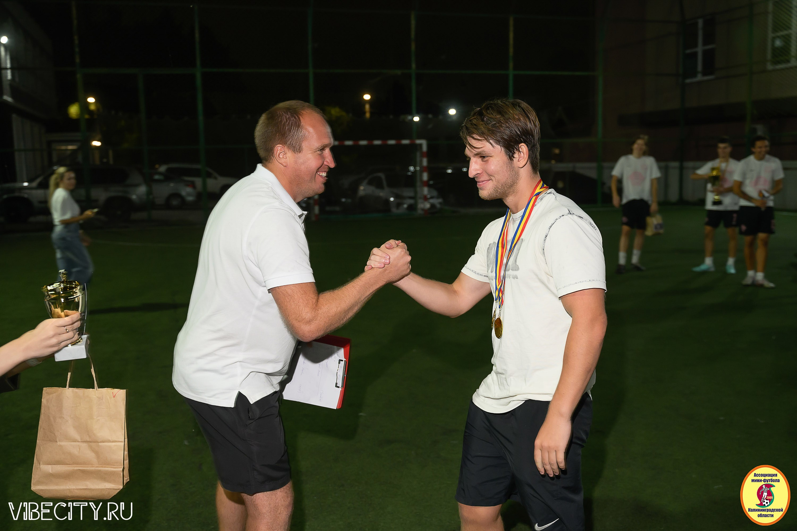 ФИНАЛЬНЫЕ ИГРЫ КУБКА МИНИ-ФУТБОЛЬНОЙ ЛИГИ И КУБКА КОРПОРАТИВНОЙ МФЛ 2025. VIBECITY.RU Вайб Сити Ру Фоторепортажи Фотоотчеты Калининград