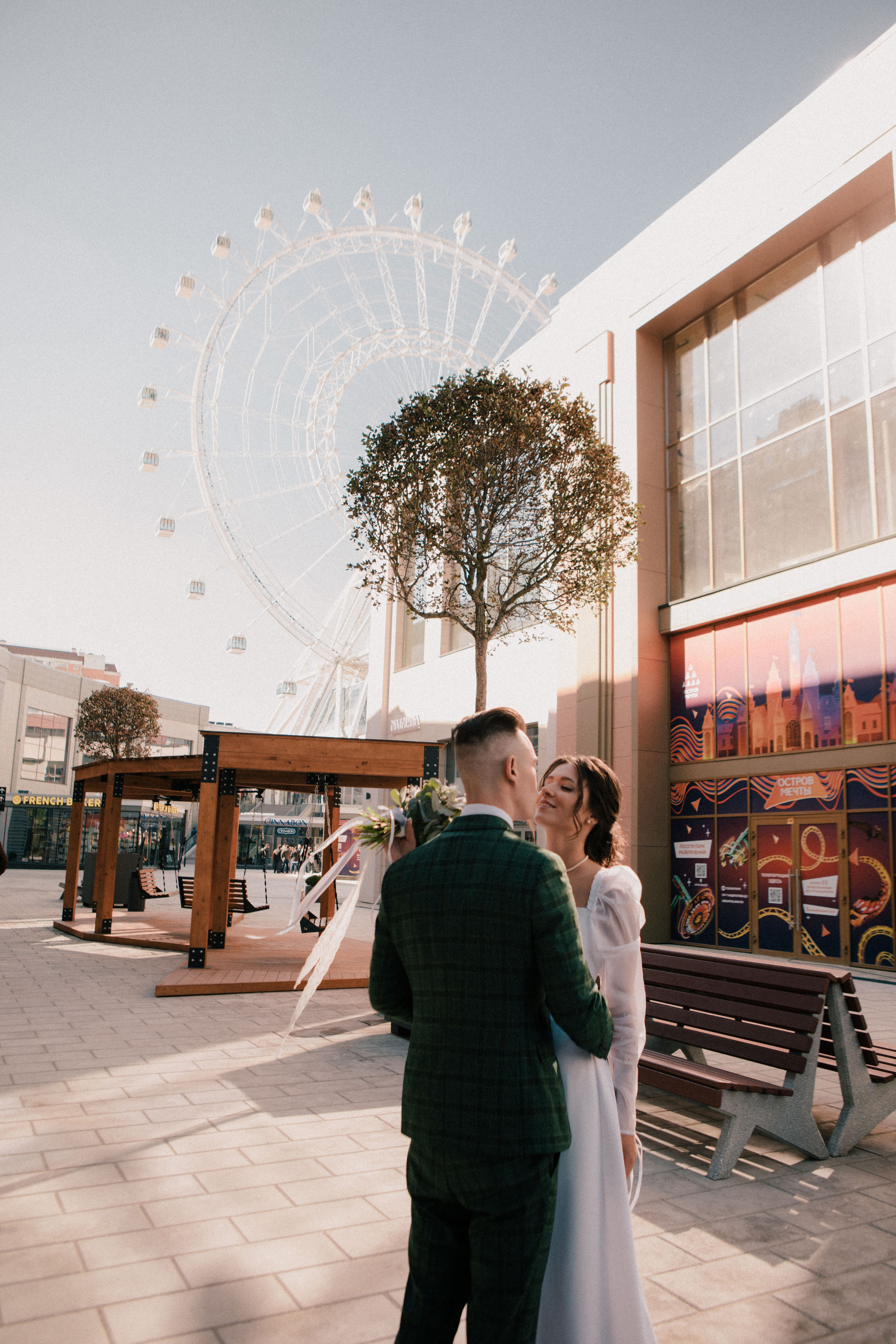 Василиса и Стас. Роспись на колесе обозрения. Свадебный и портретный фотограф в Москве Анастасия Масюк