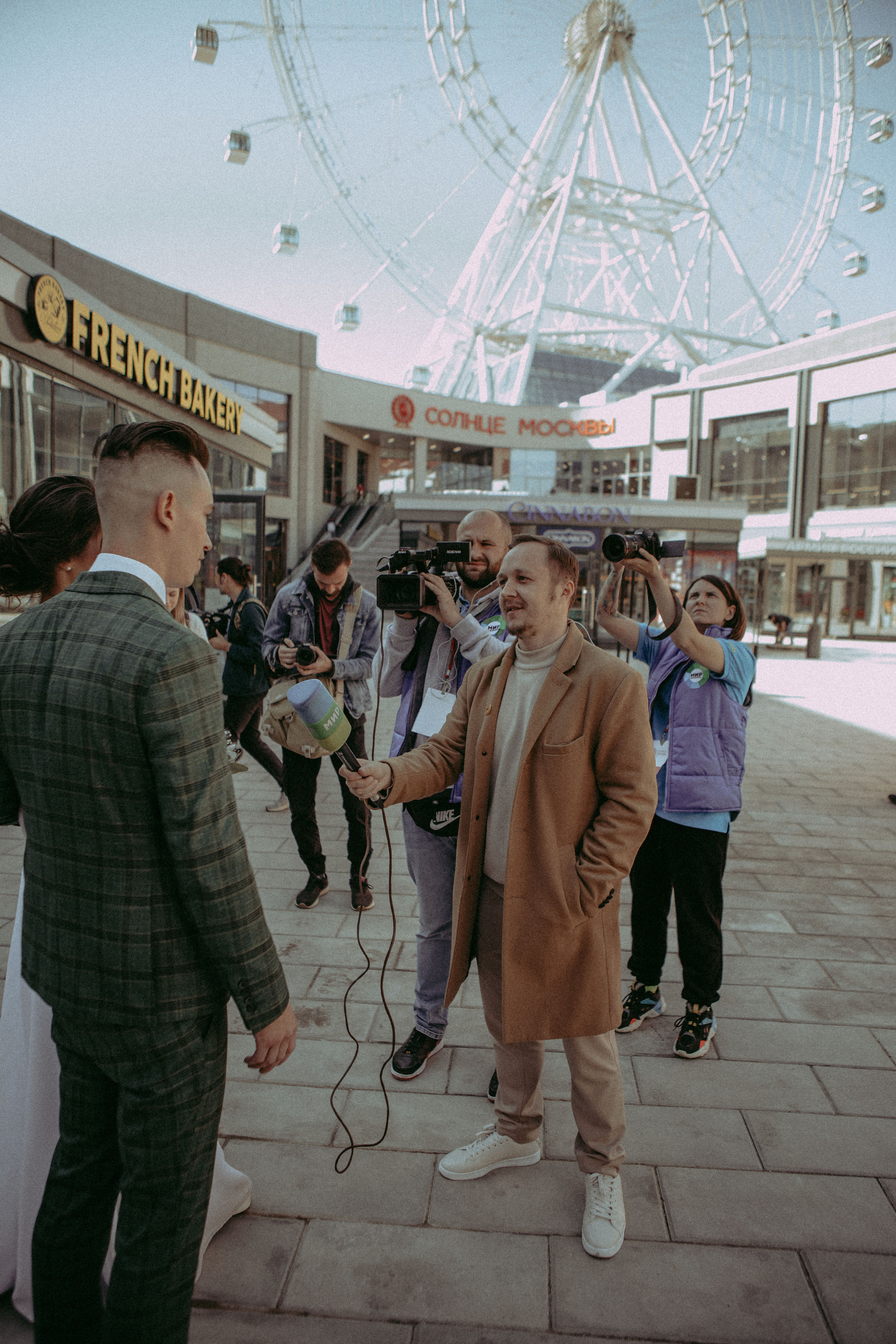 Василиса и Стас. Роспись на колесе обозрения. Свадебный и портретный фотограф в Москве Анастасия Масюк
