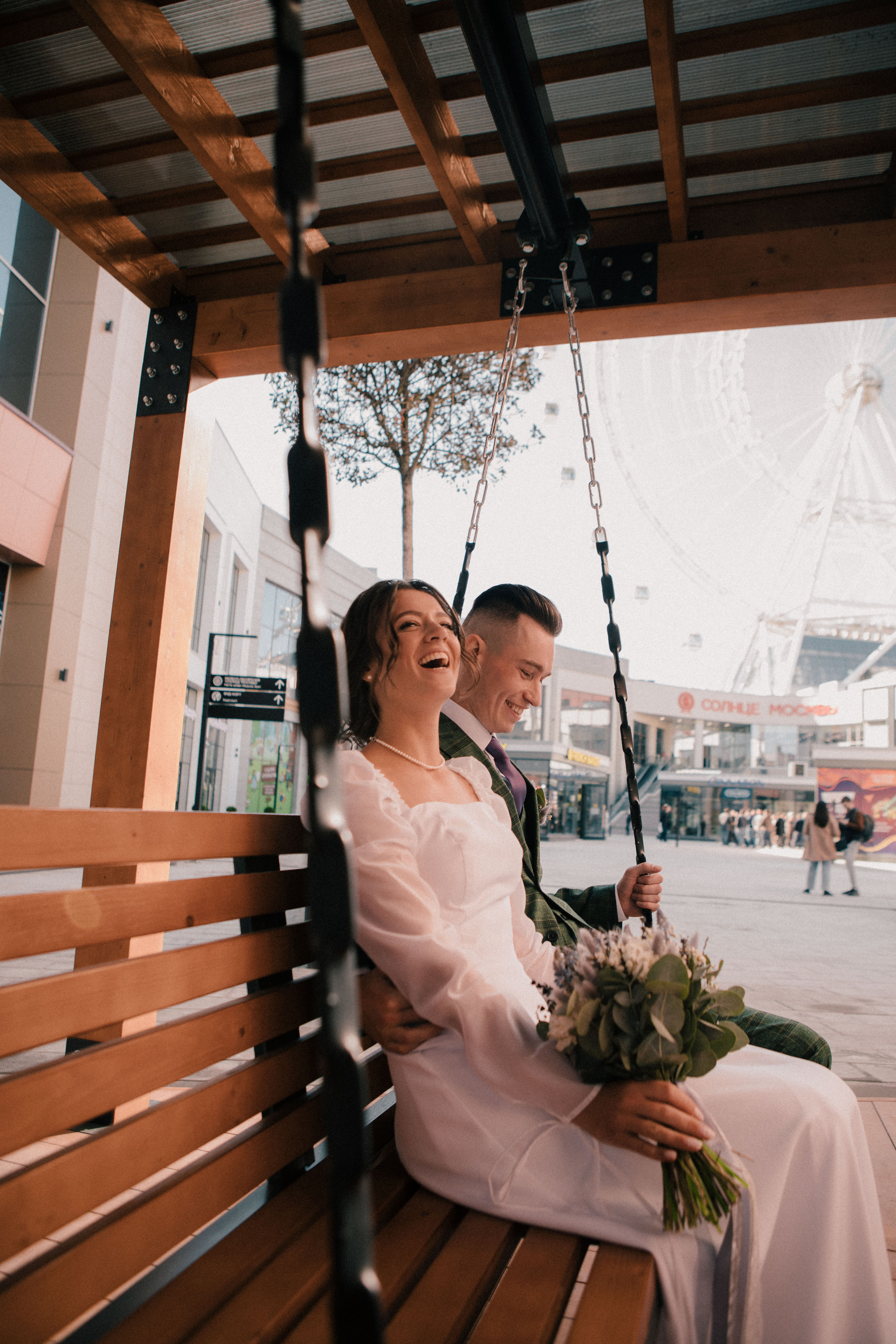 Василиса и Стас. Роспись на колесе обозрения. Свадебный и портретный фотограф в Москве Анастасия Масюк