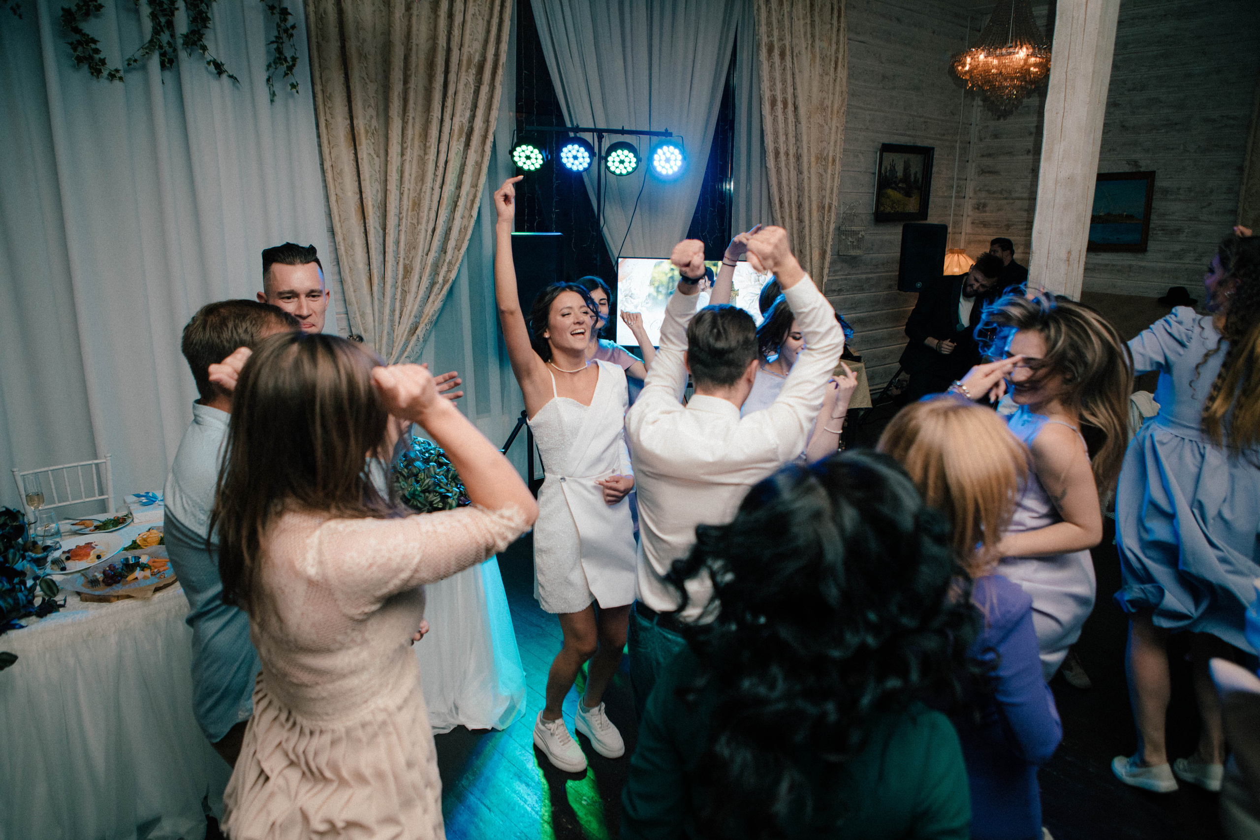 Василиса и Стас. Роспись на колесе обозрения. Свадебный и портретный фотограф в Москве Анастасия Масюк