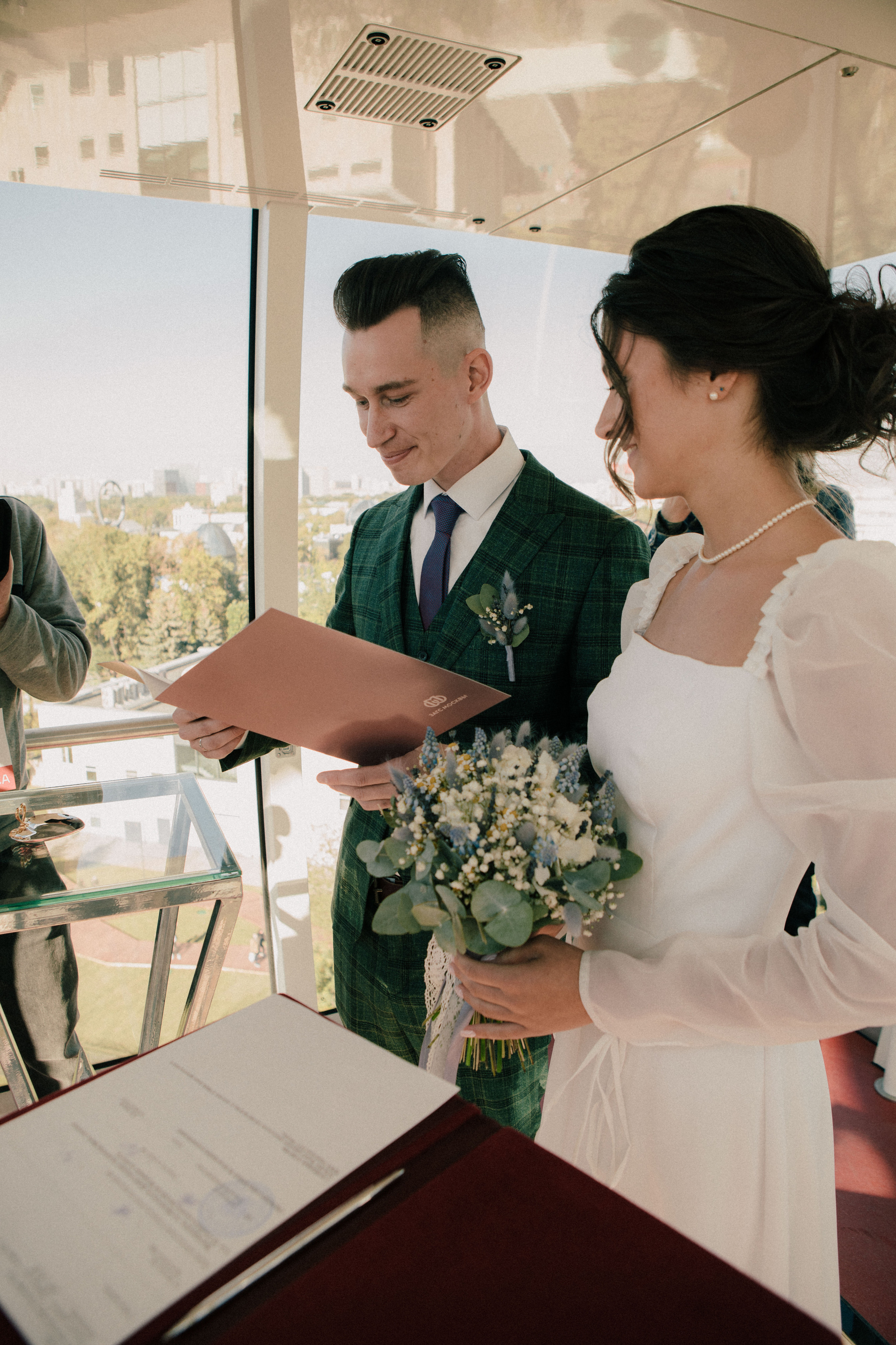 Василиса и Стас. Роспись на колесе обозрения. Свадебный и портретный фотограф в Москве Анастасия Масюк