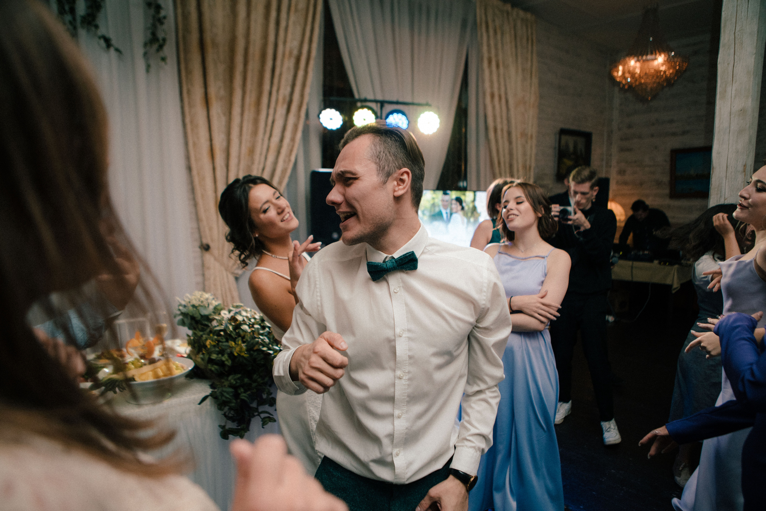 Василиса и Стас. Роспись на колесе обозрения. Свадебный и портретный фотограф в Москве Анастасия Масюк