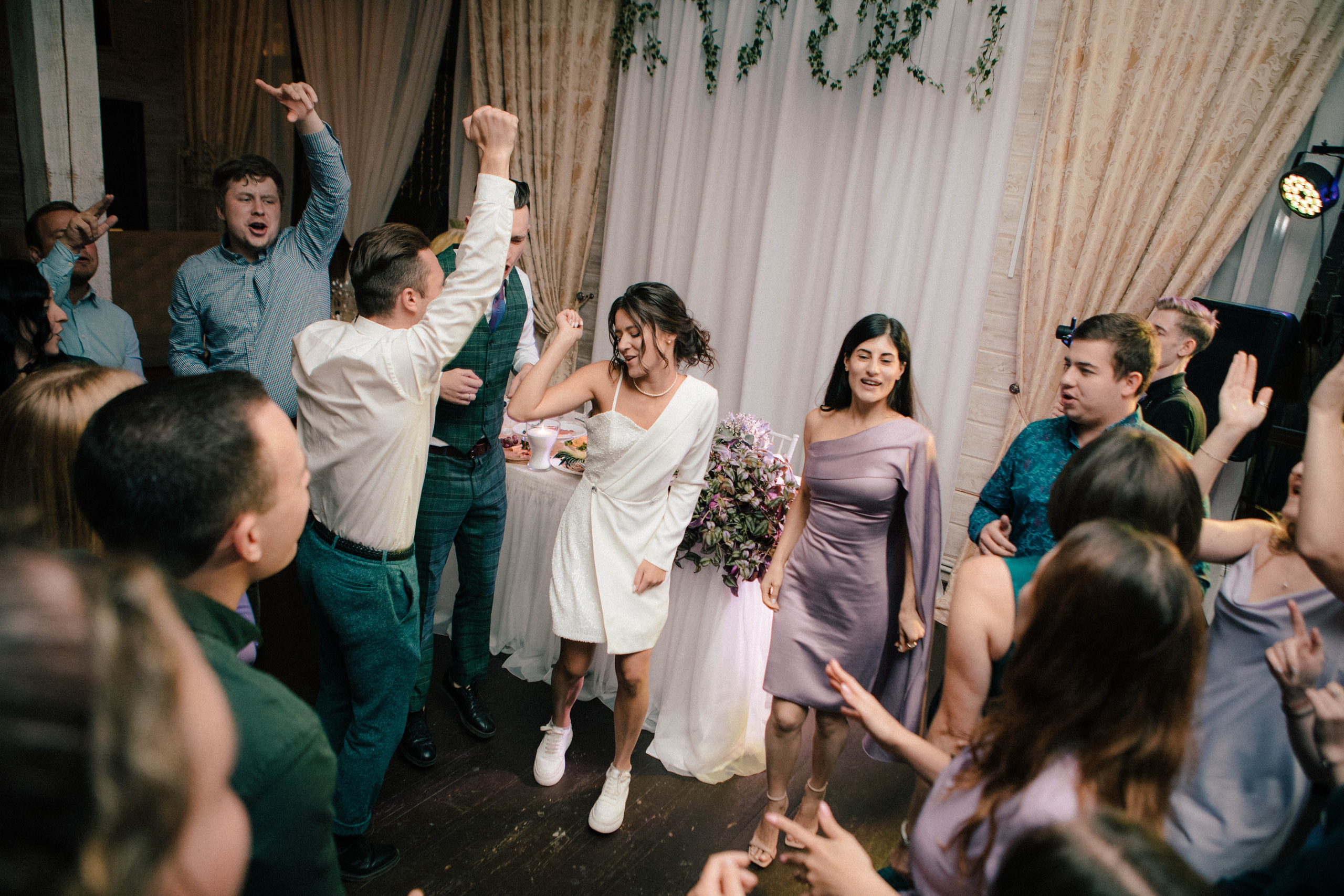 Василиса и Стас. Роспись на колесе обозрения. Свадебный и портретный фотограф в Москве Анастасия Масюк