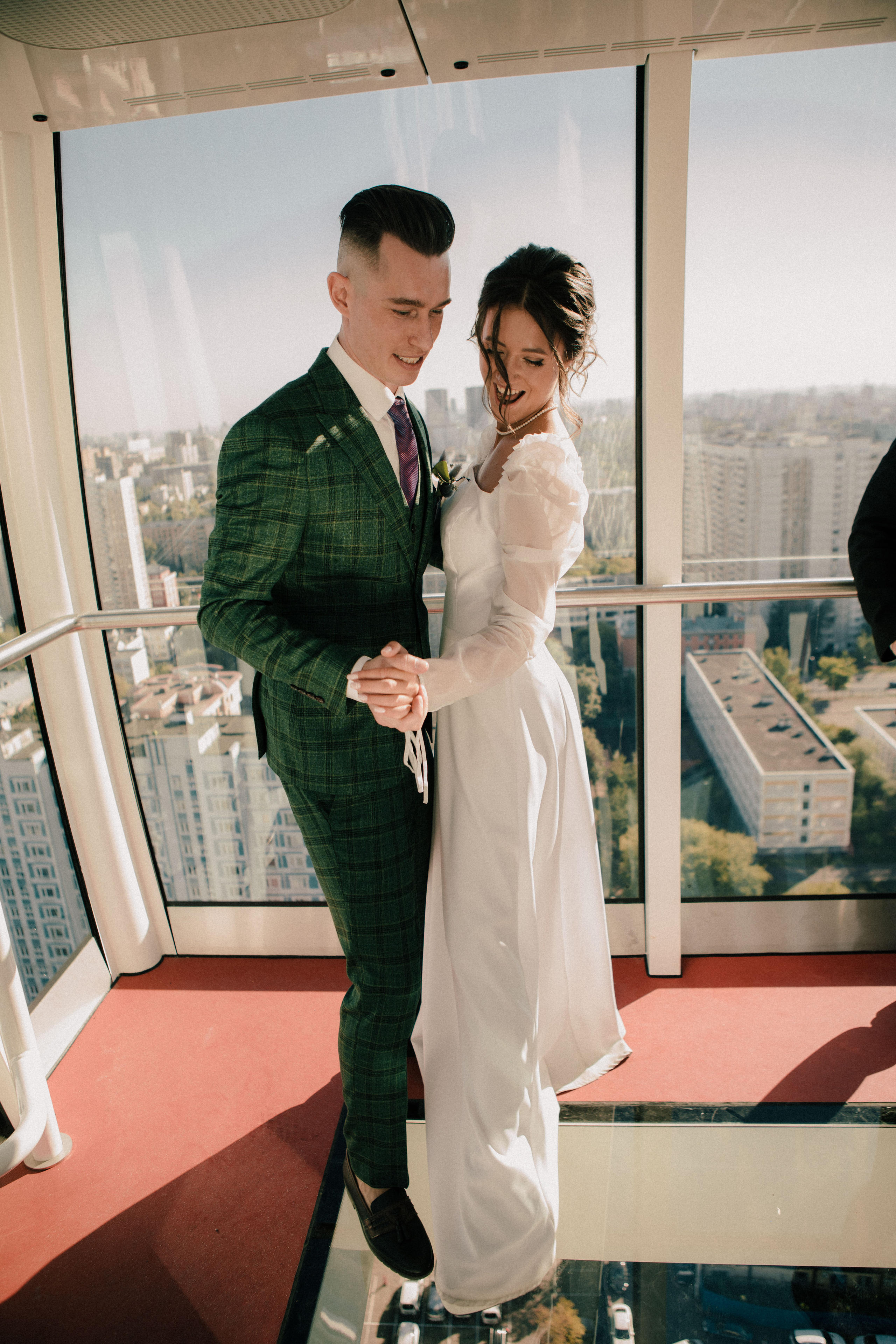 Василиса и Стас. Роспись на колесе обозрения. Свадебный и портретный фотограф в Москве Анастасия Масюк