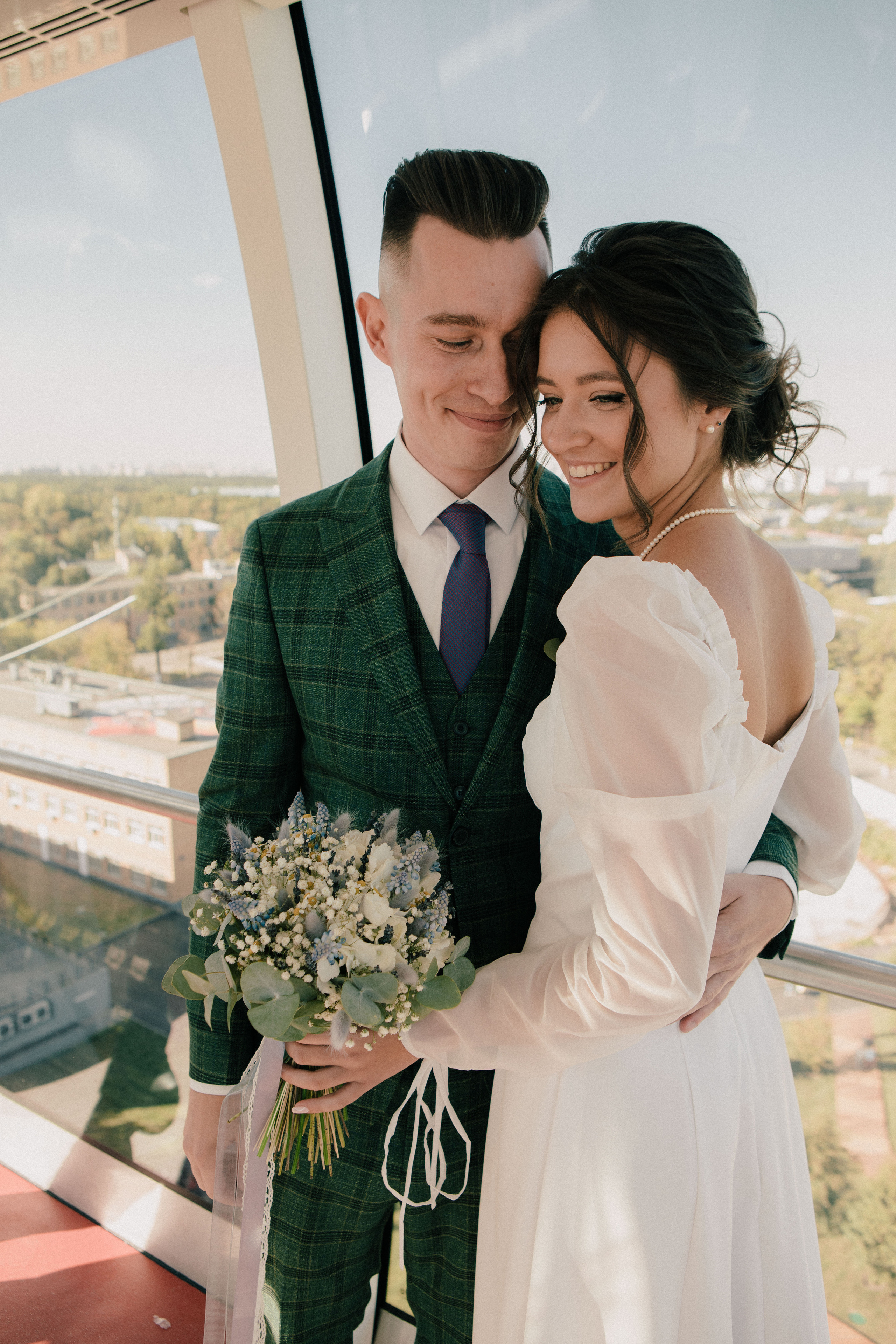 Василиса и Стас. Роспись на колесе обозрения. Свадебный и портретный фотограф в Москве Анастасия Масюк