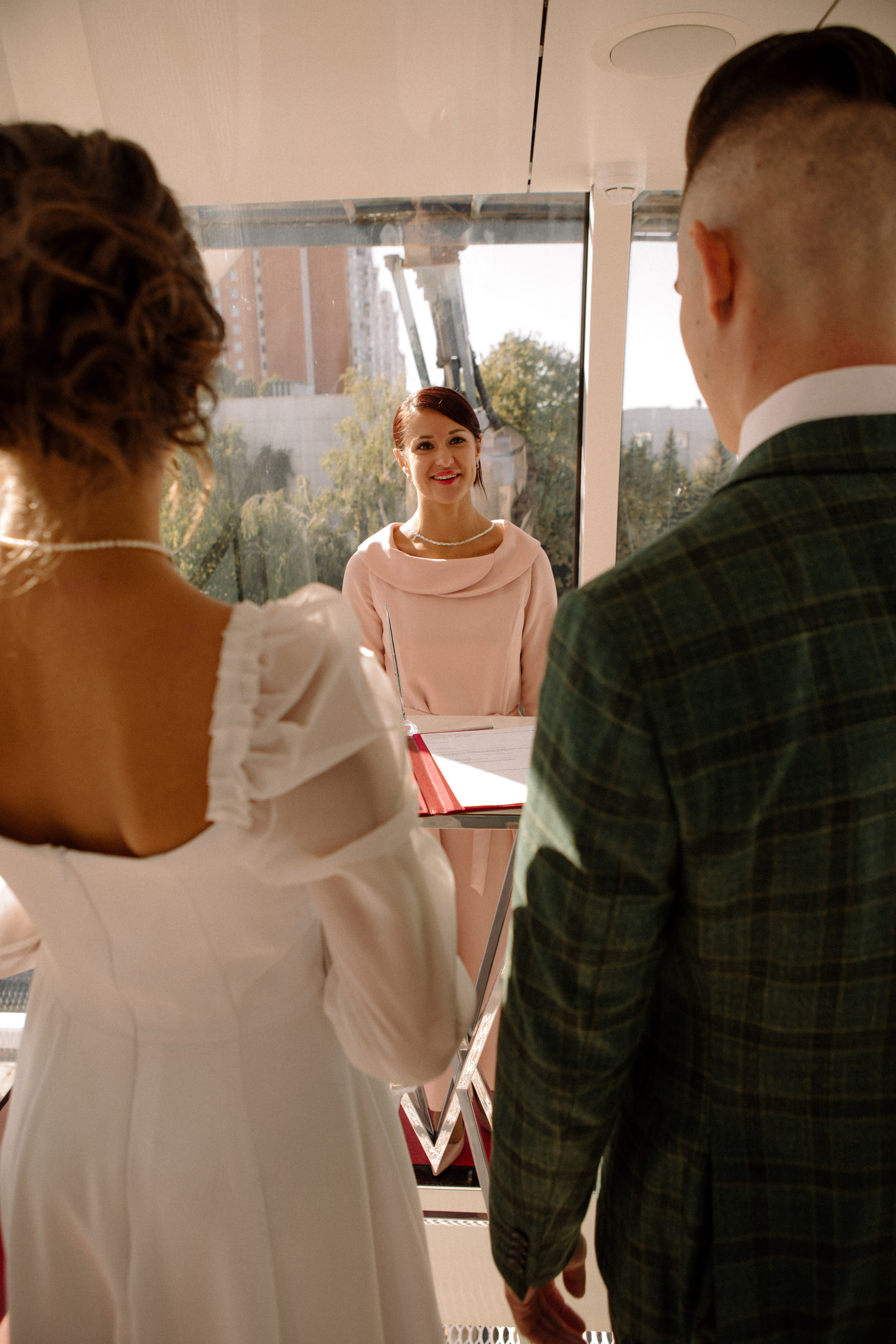 Василиса и Стас. Роспись на колесе обозрения. Свадебный и портретный фотограф в Москве Анастасия Масюк