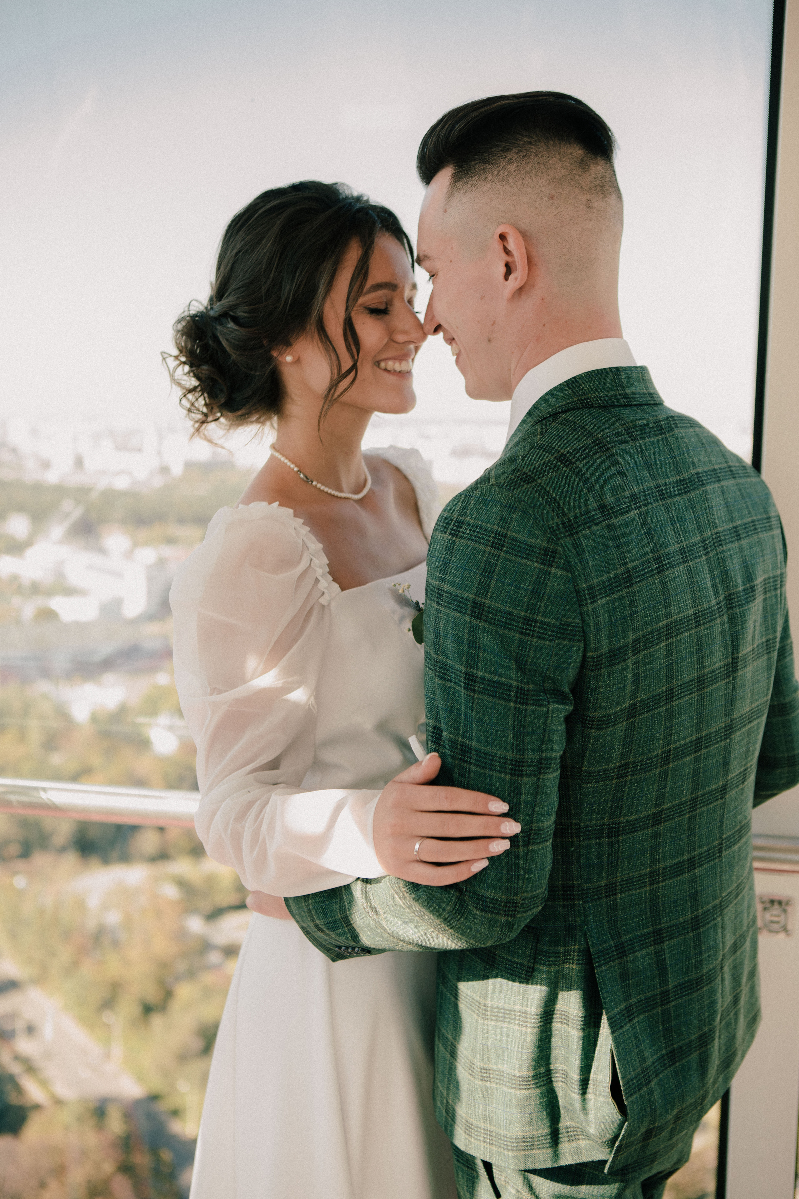 Василиса и Стас. Роспись на колесе обозрения. Свадебный и портретный фотограф в Москве Анастасия Масюк