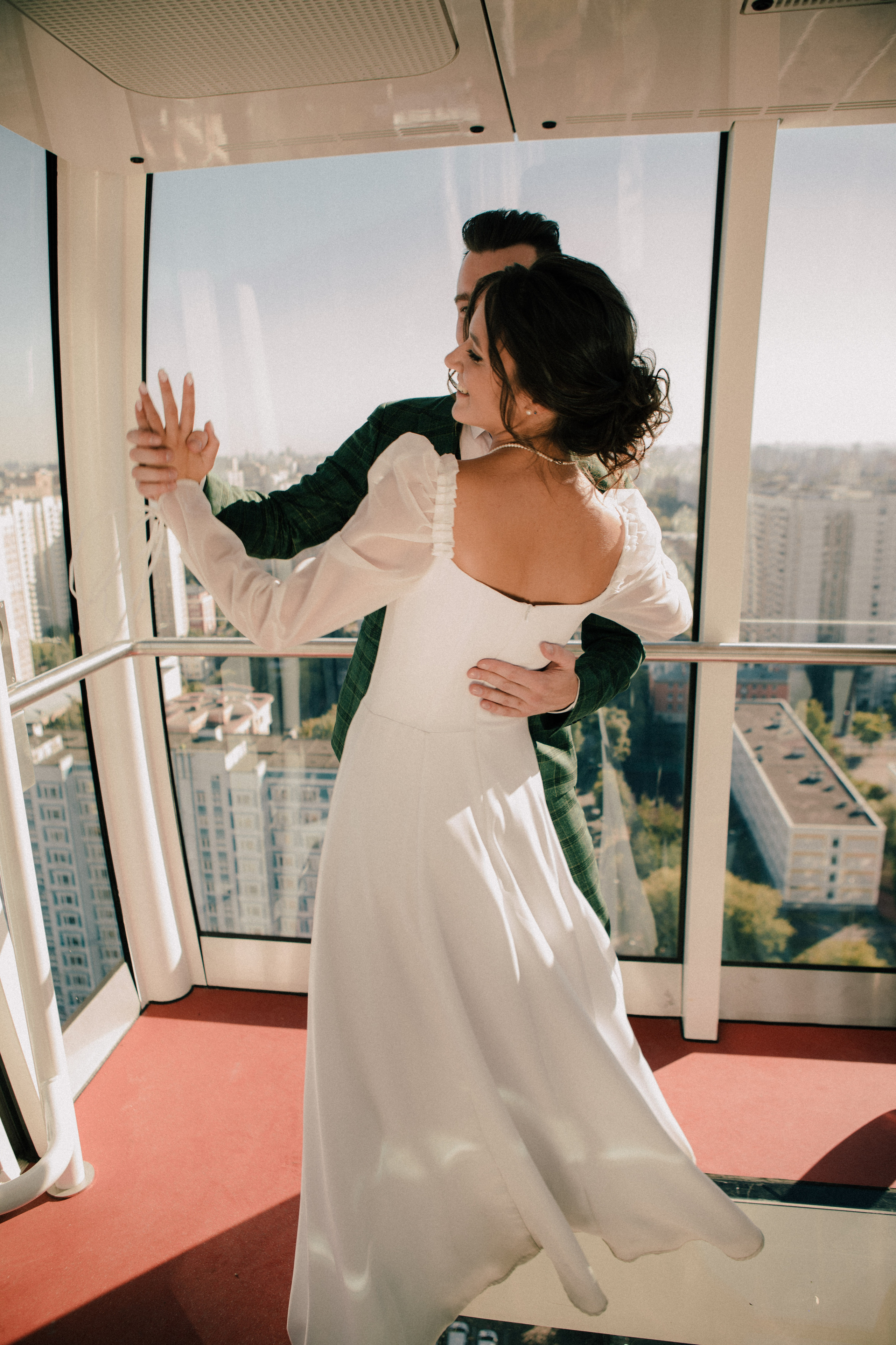 Василиса и Стас. Роспись на колесе обозрения. Свадебный и портретный фотограф в Москве Анастасия Масюк