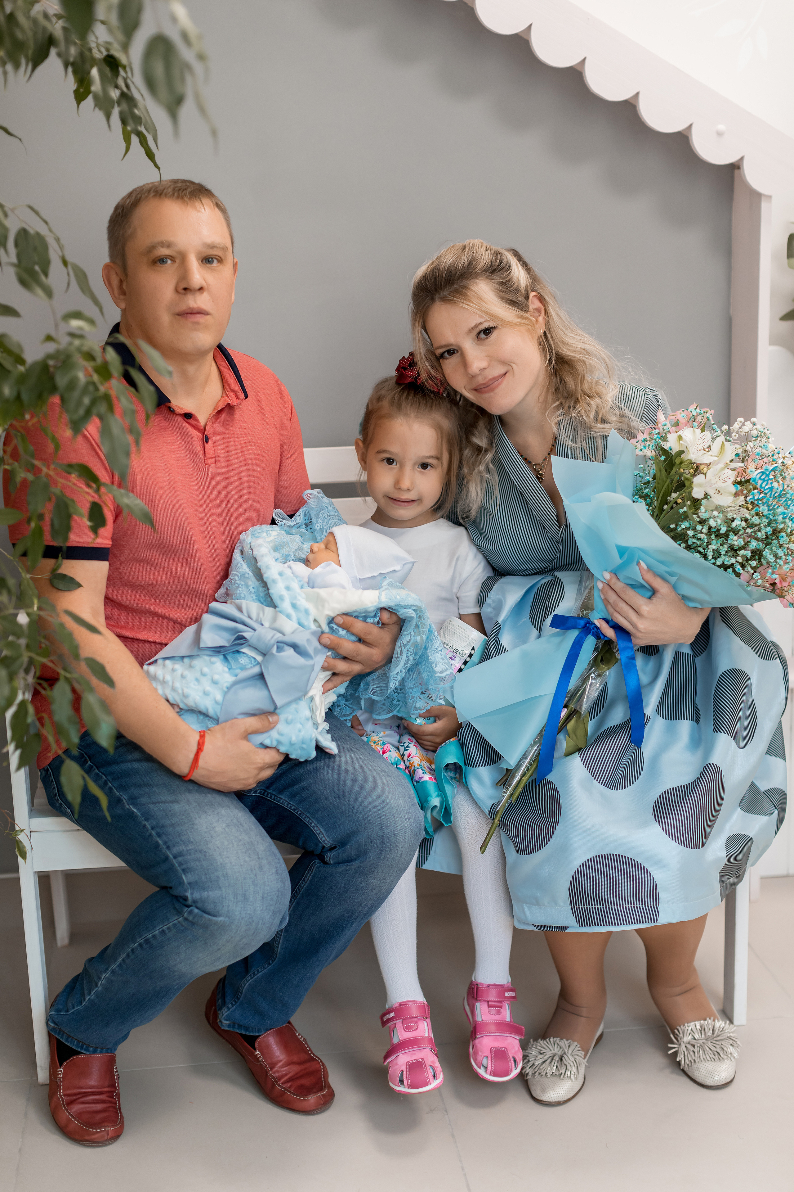 Выписки из роддома г. Красногорск. Детская фото и видео съёмка